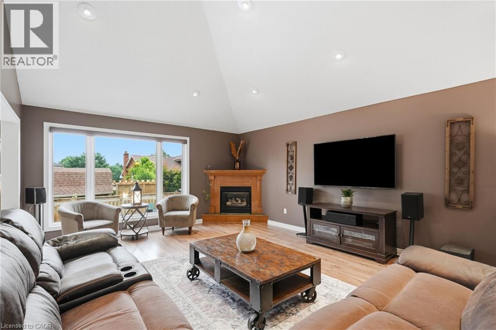 5 MANOR Crescent - 9