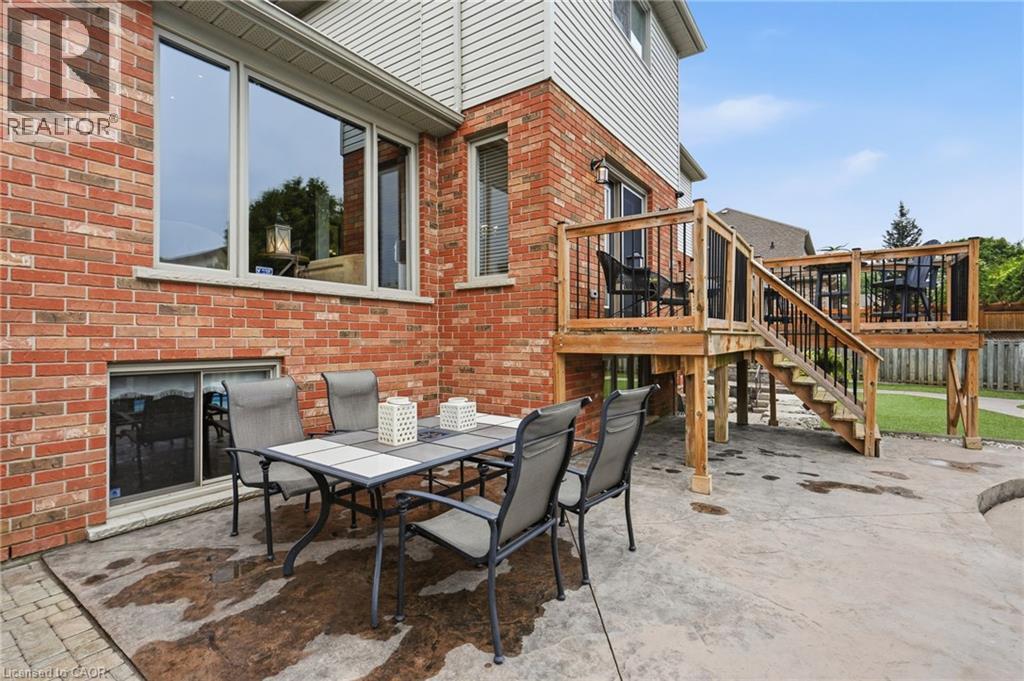 5 MANOR Crescent - 40
