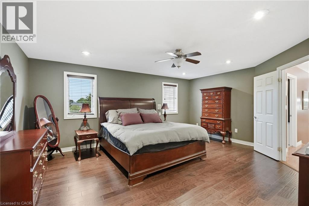5 MANOR Crescent - 19