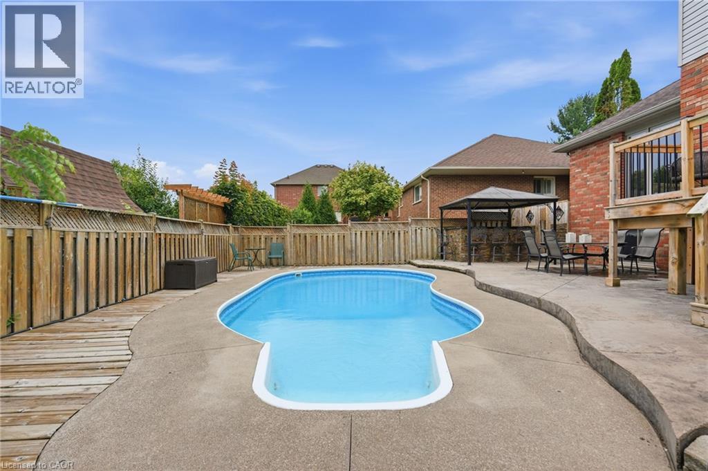 5 MANOR Crescent - Image 38