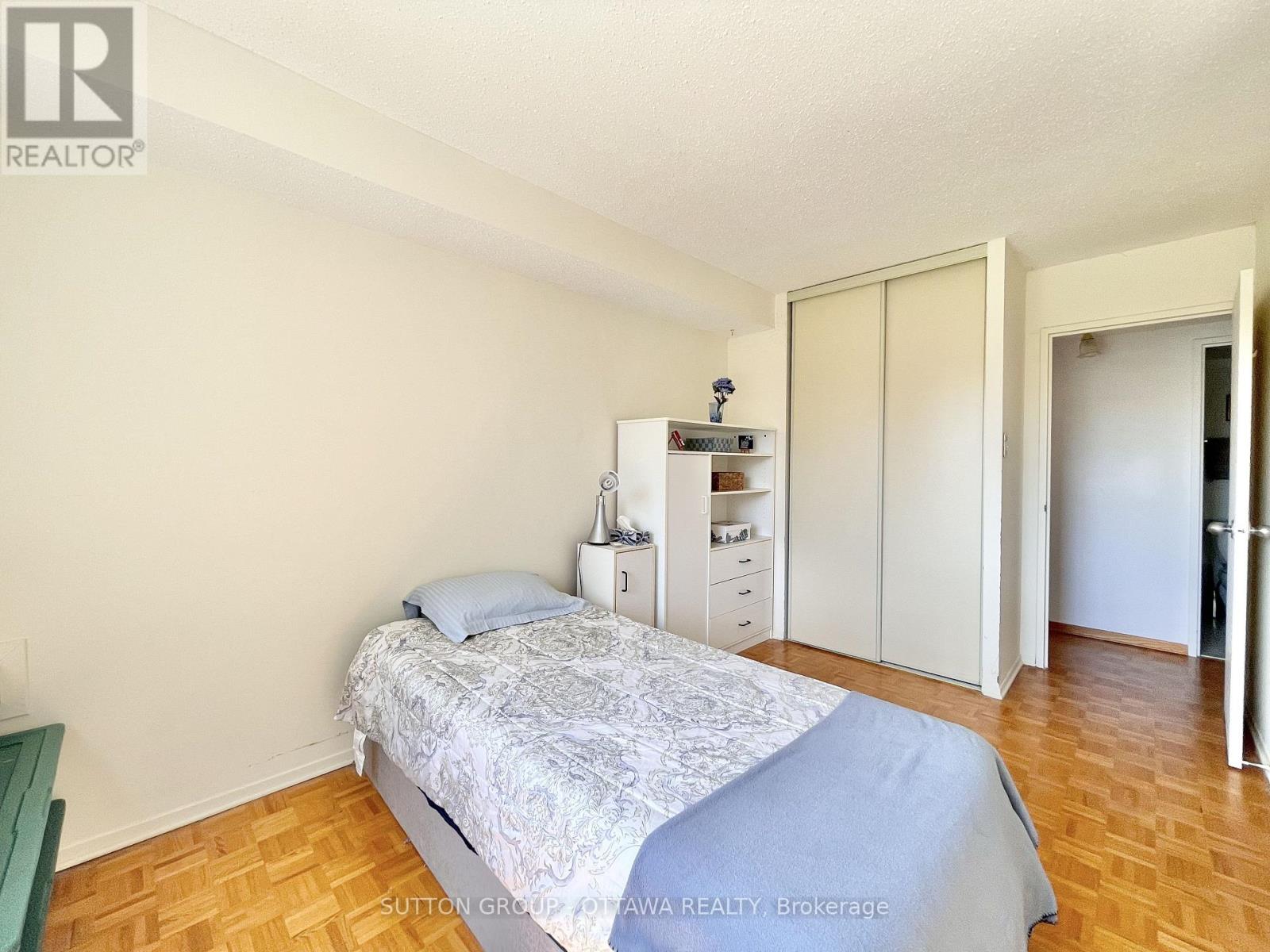 #810 2871 RICHMOND ROAD - 14
