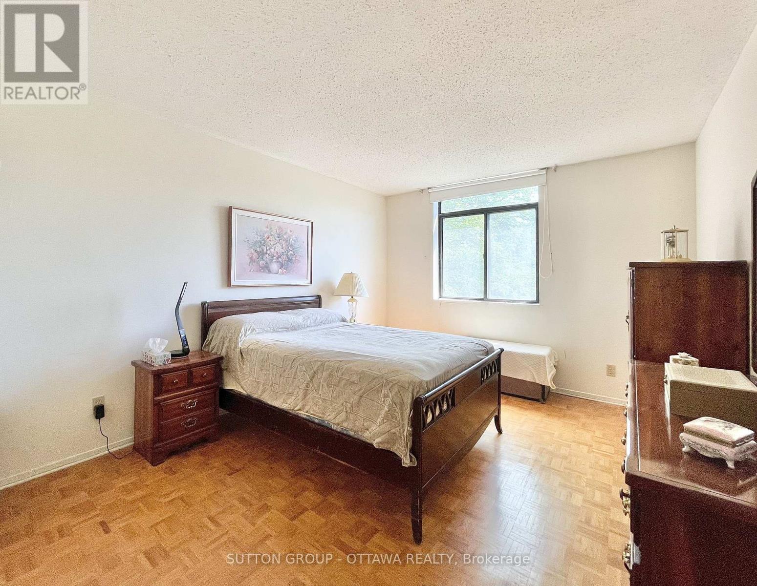 #810 2871 RICHMOND ROAD - 17