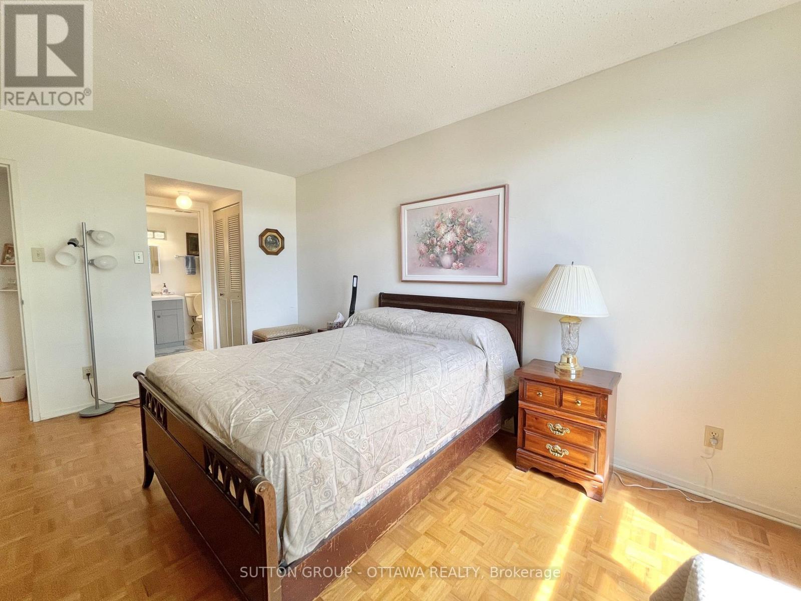 #810 2871 RICHMOND ROAD - 18
