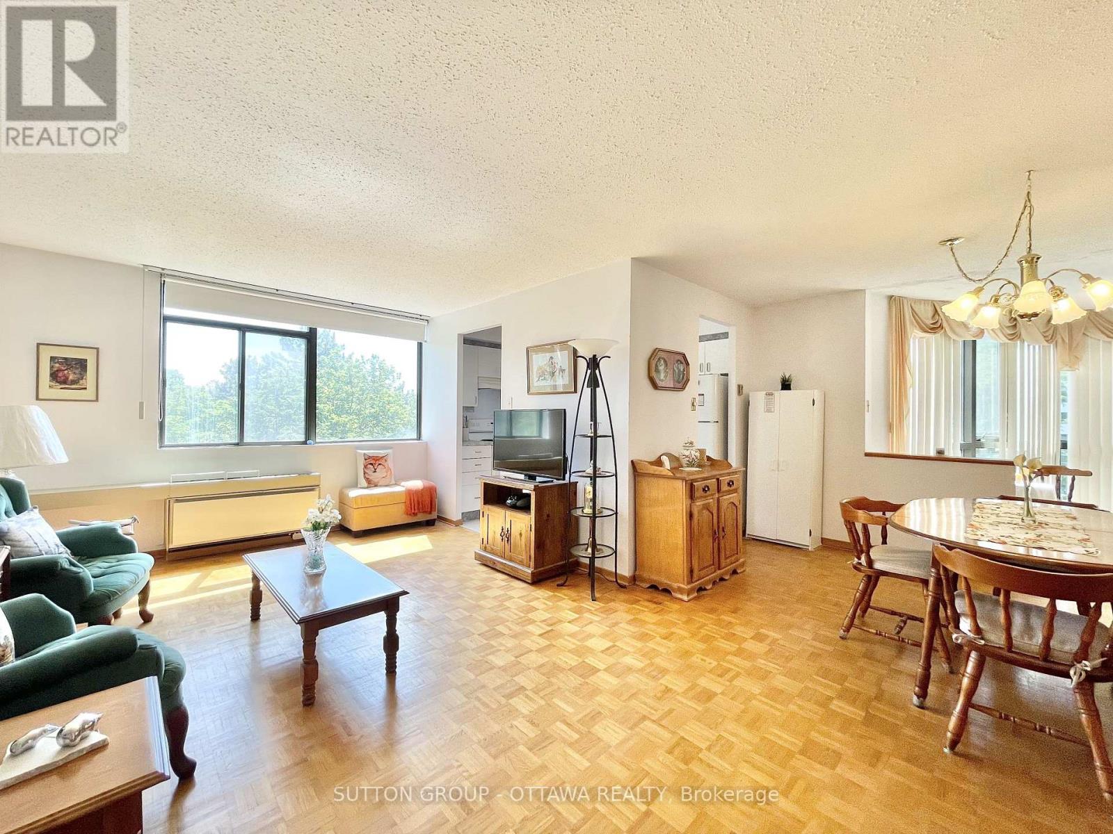 #810 2871 RICHMOND ROAD - 21