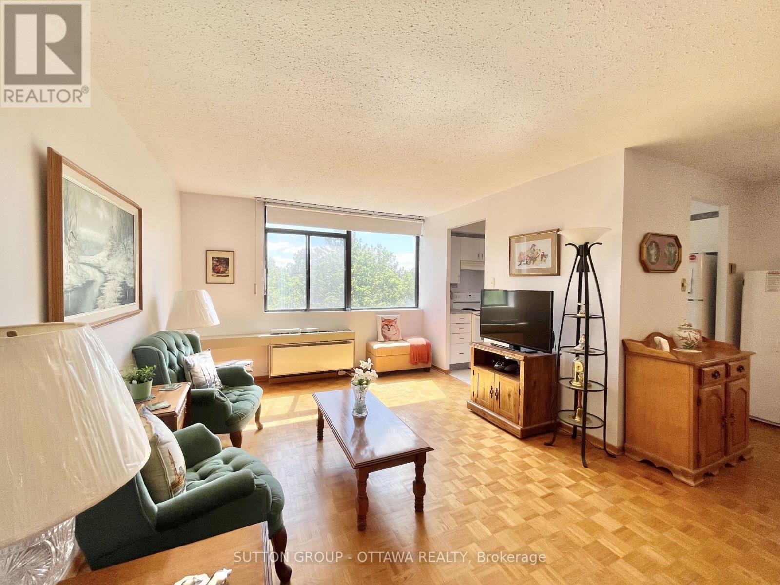 #810 2871 RICHMOND ROAD - 7