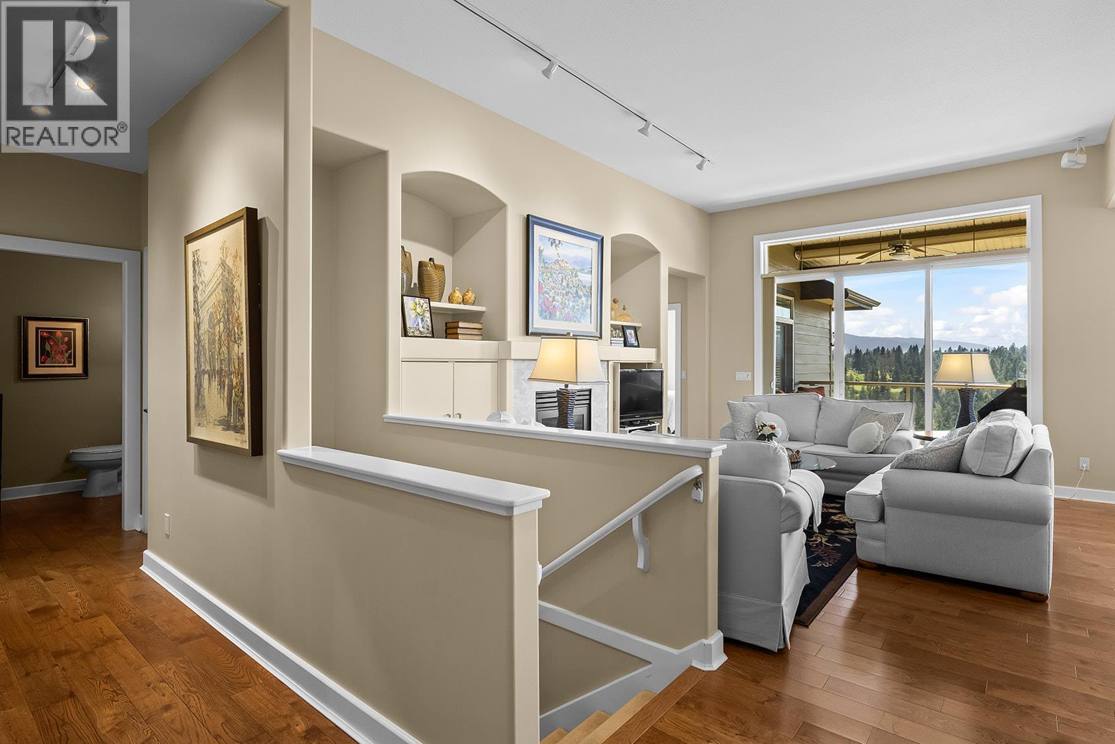10 3800 Gallaghers Pinnacle Way, Kelowna