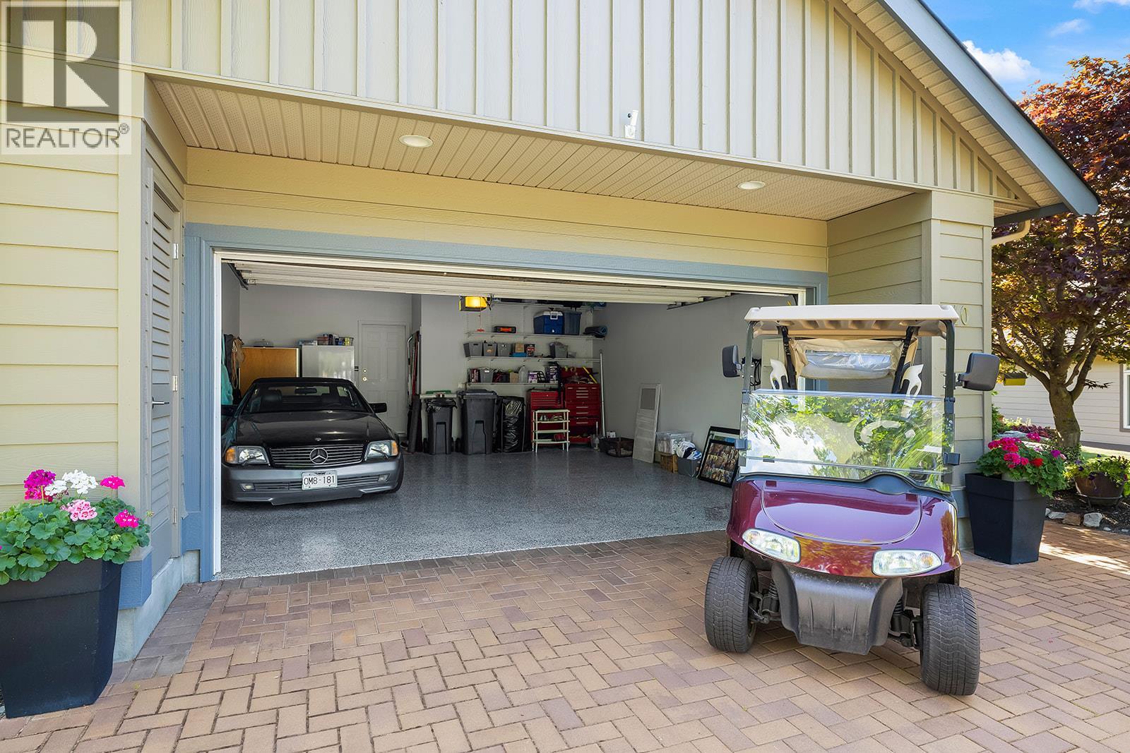 10 3800 Gallaghers Pinnacle Way, Kelowna