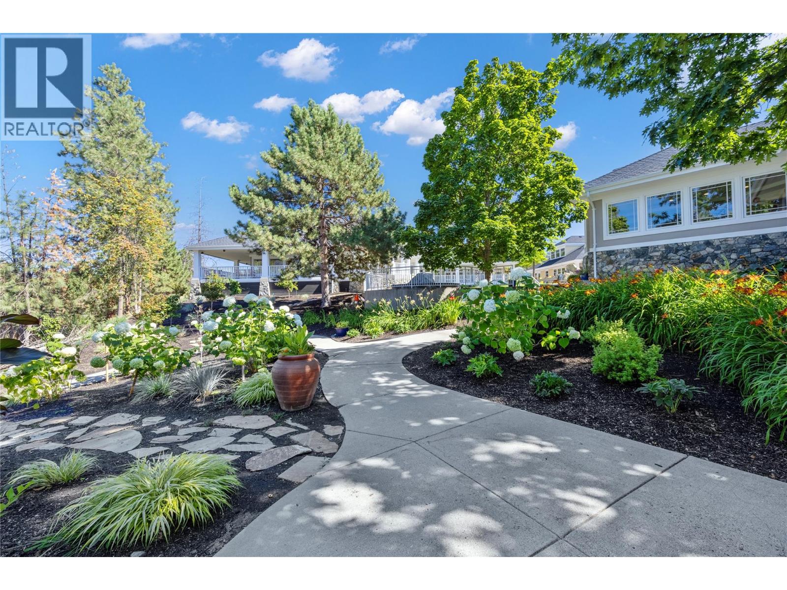 10 3800 Gallaghers Pinnacle Way, Kelowna