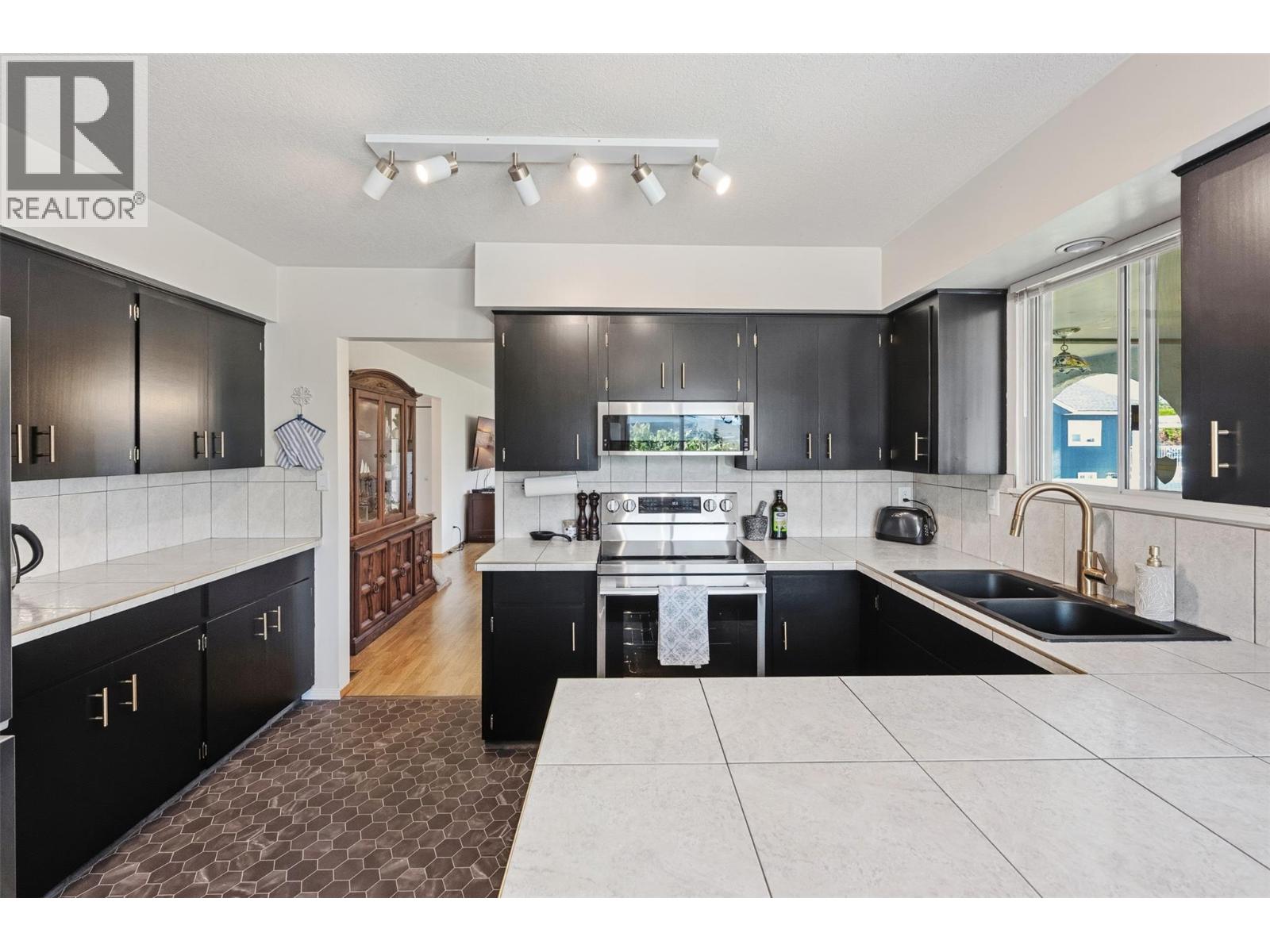 8405 87th Street - 56