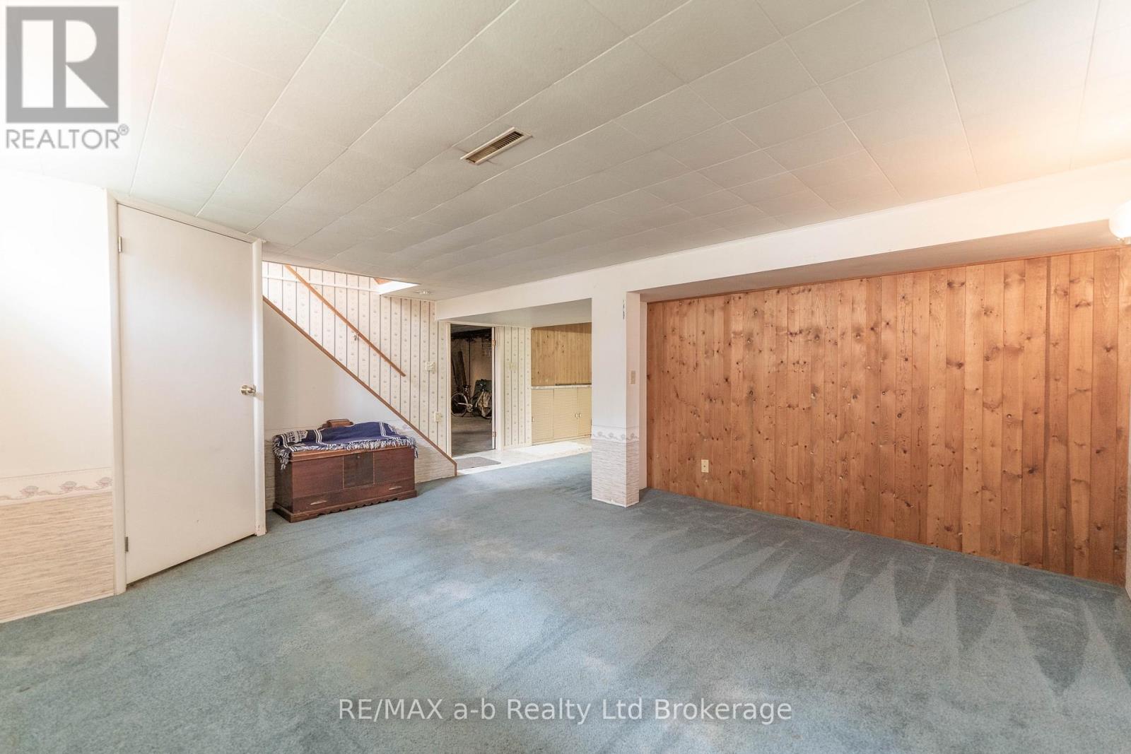 13 PARKSIDE DRIVE - 17