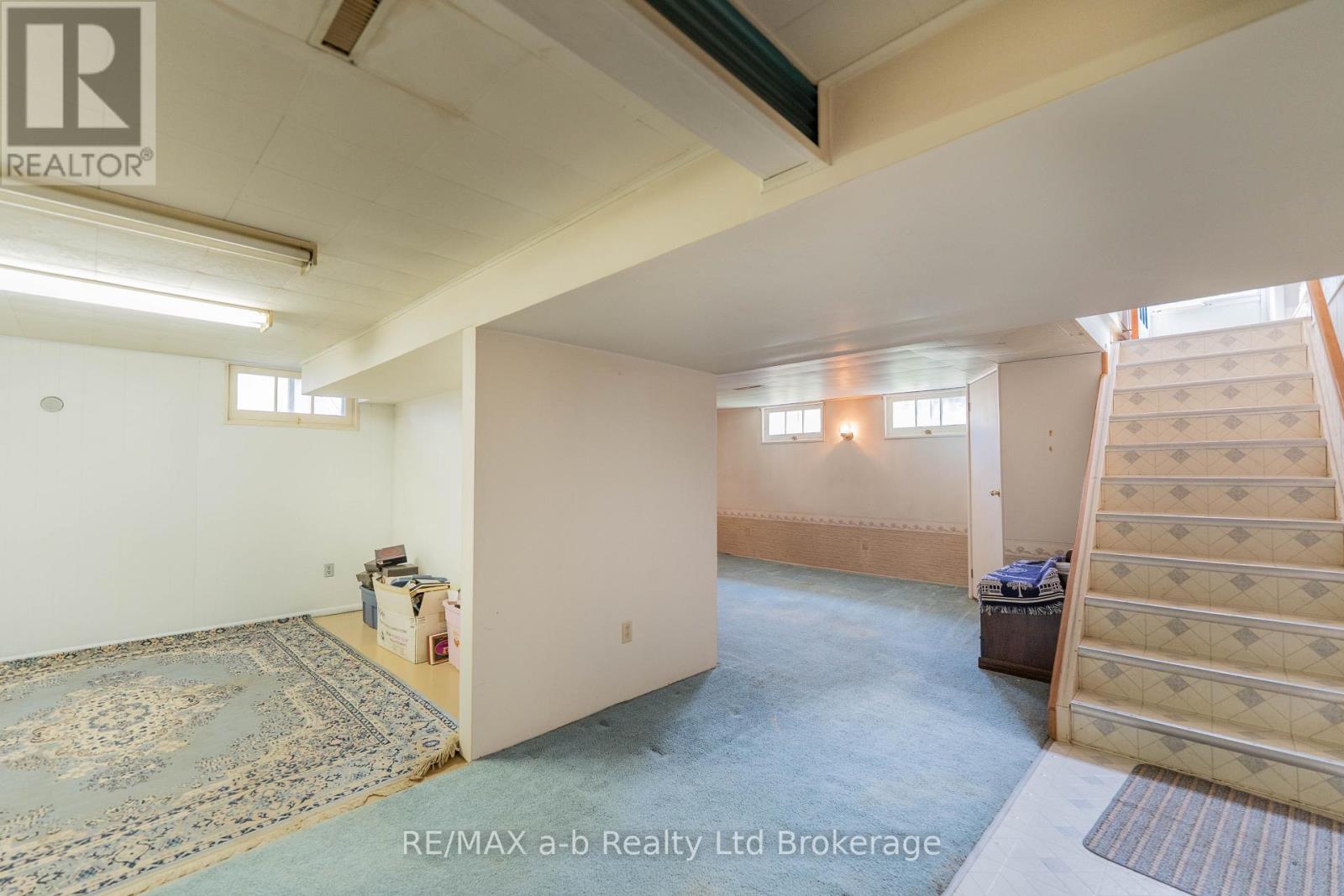 13 PARKSIDE DRIVE - 18