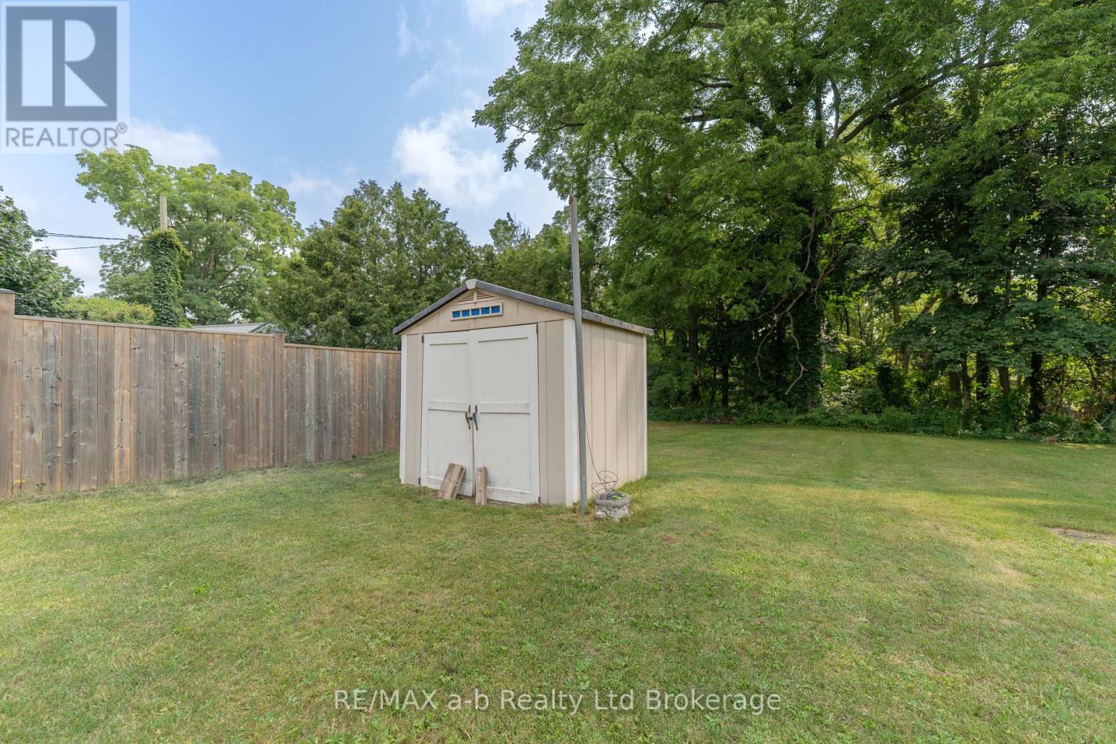 13 PARKSIDE DRIVE - 25
