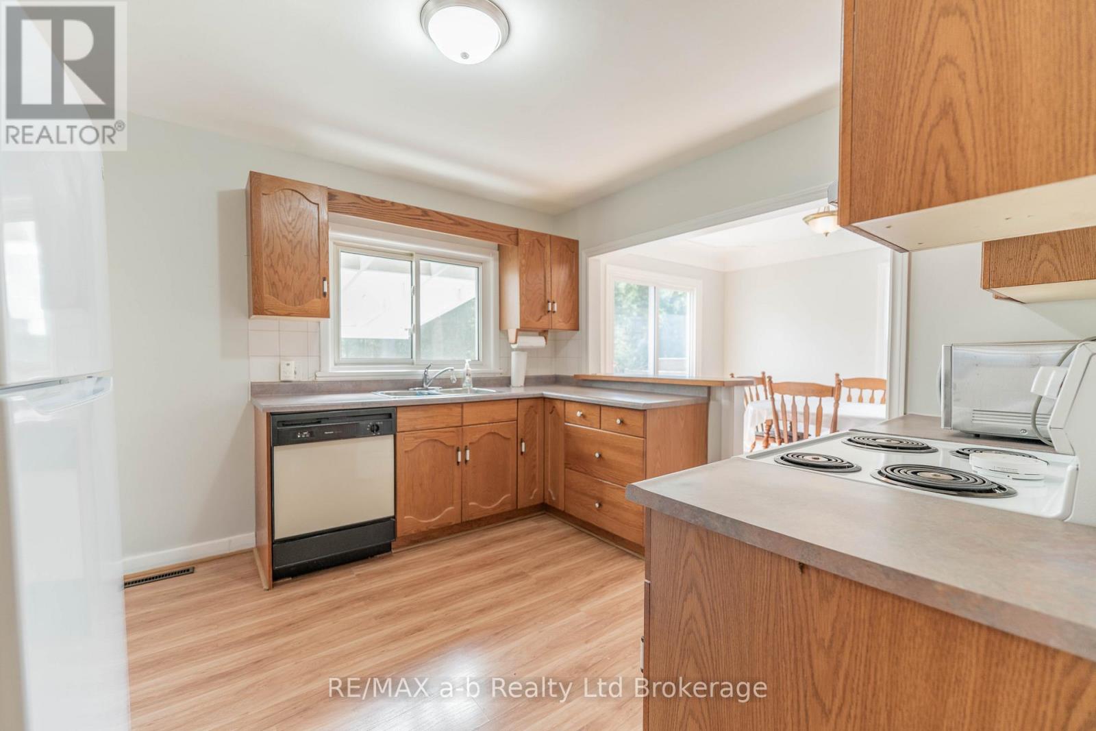 13 PARKSIDE DRIVE - 7