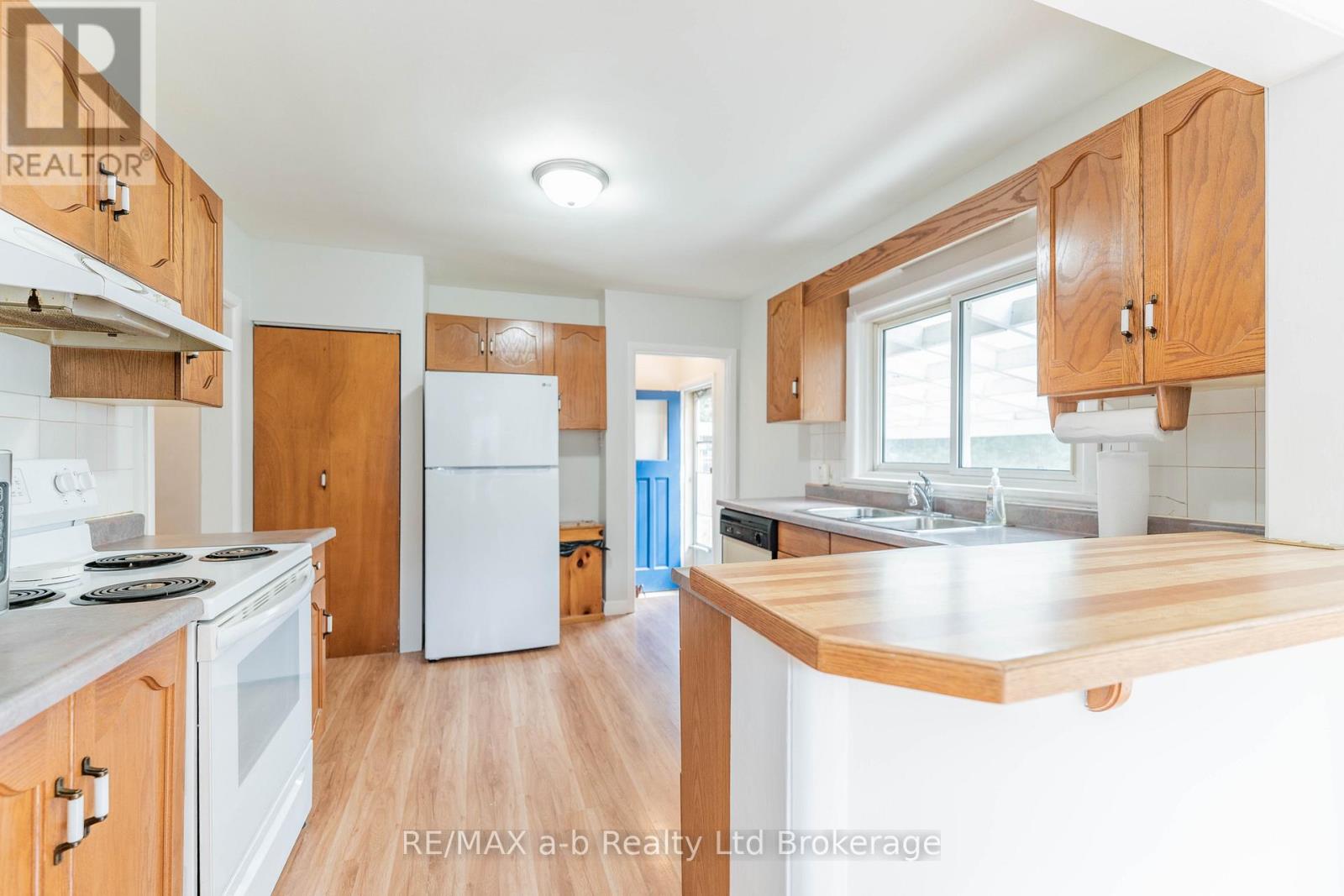 13 PARKSIDE DRIVE - 8
