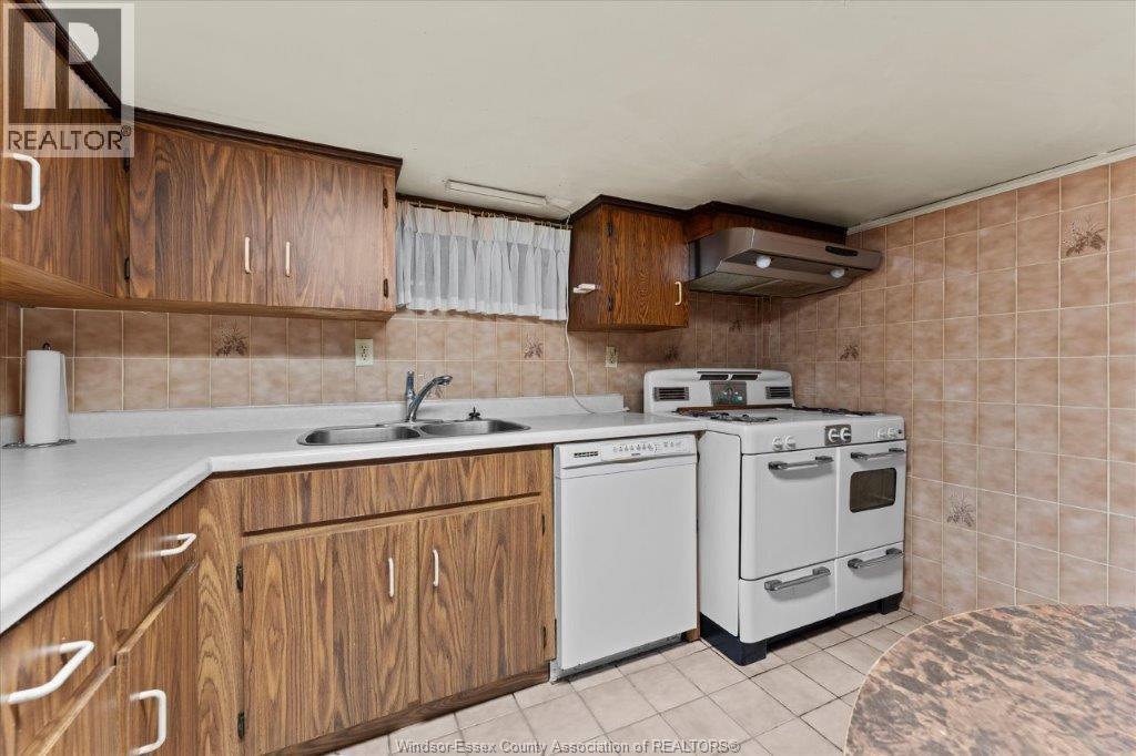 1663 ELSMERE - 22