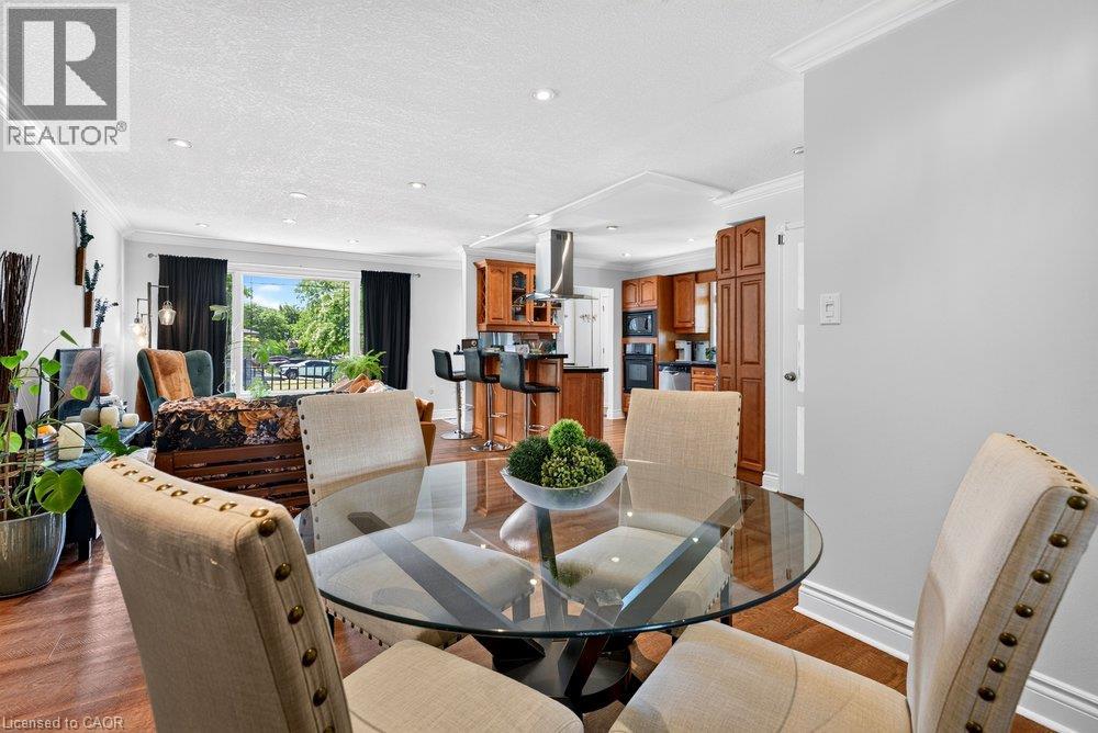 102 BIRCHLAWN Drive - 18