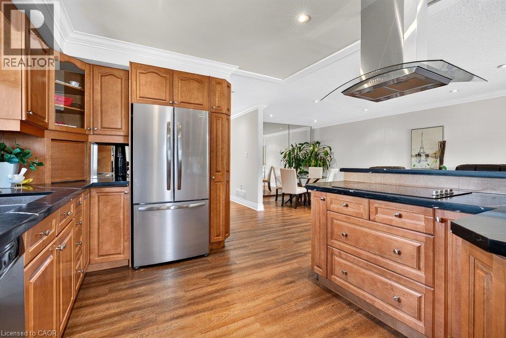 102 BIRCHLAWN Drive - 21