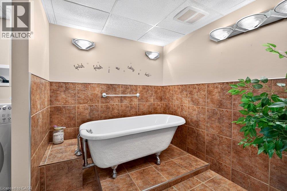 102 BIRCHLAWN Drive - Image 38