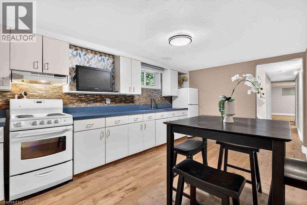 102 BIRCHLAWN Drive - 7