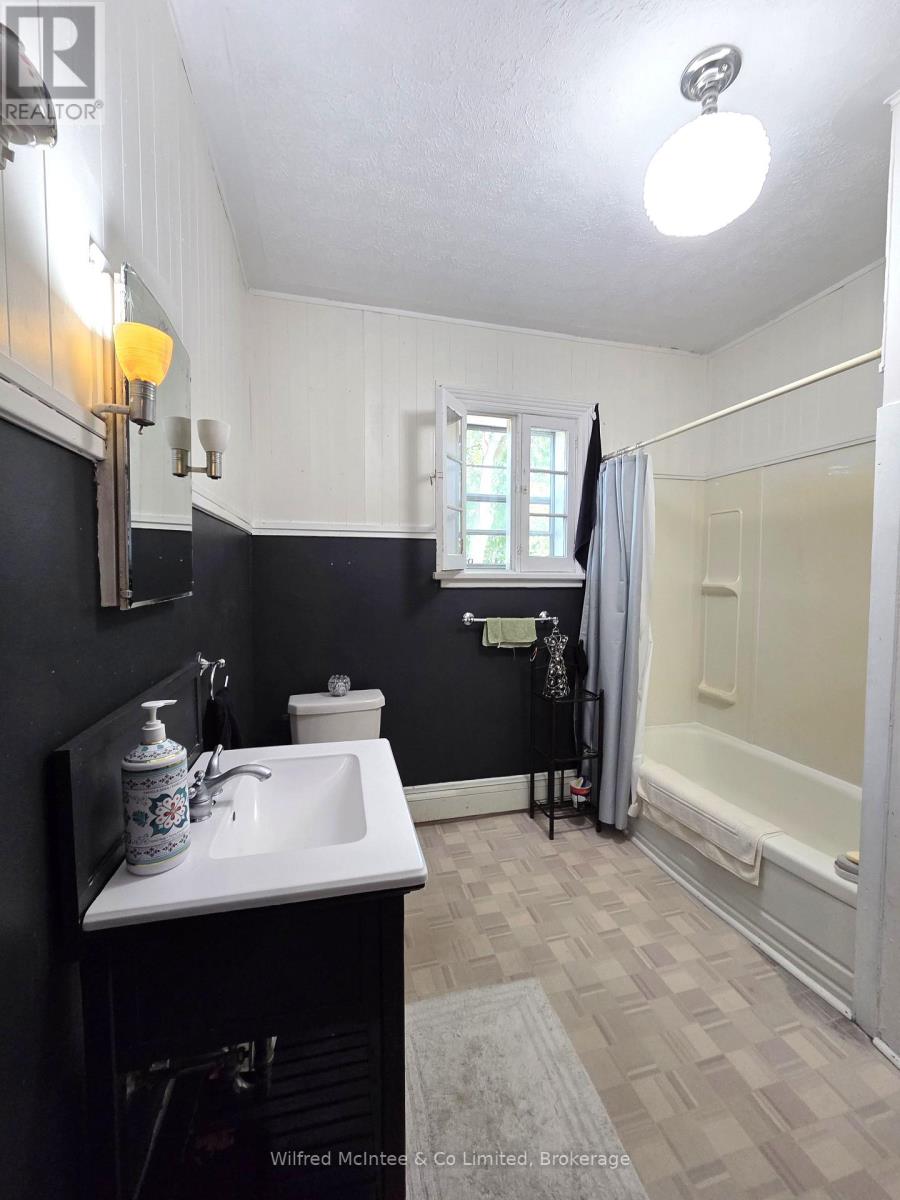 467 GREEN STREET - Image 10