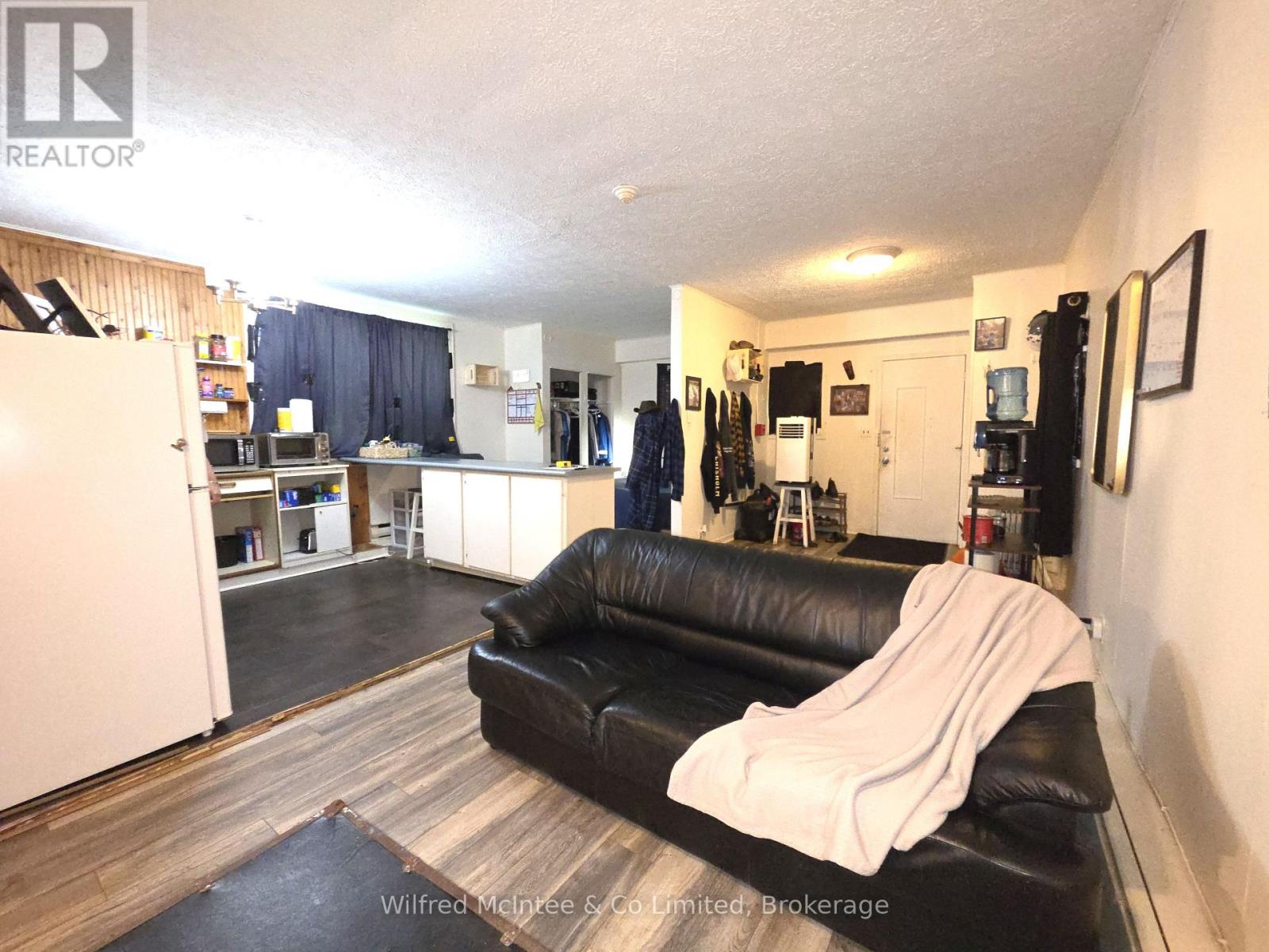 467 GREEN STREET - Image 24