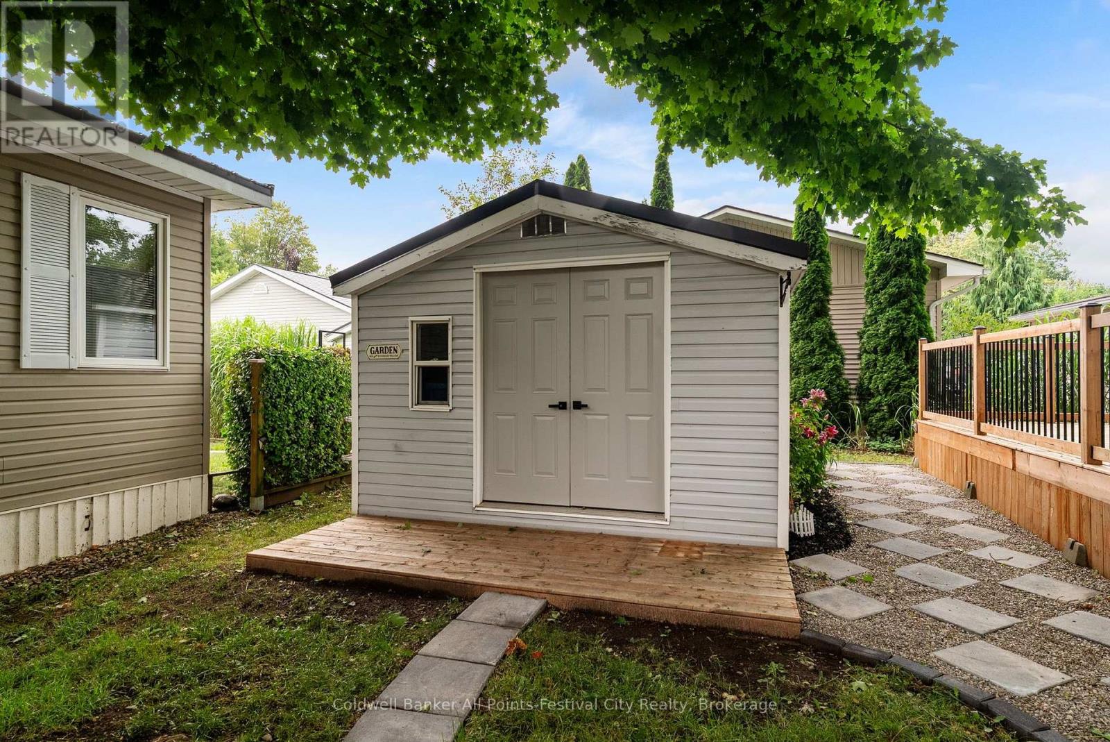 71 CHEROKEE LANE - Image 32