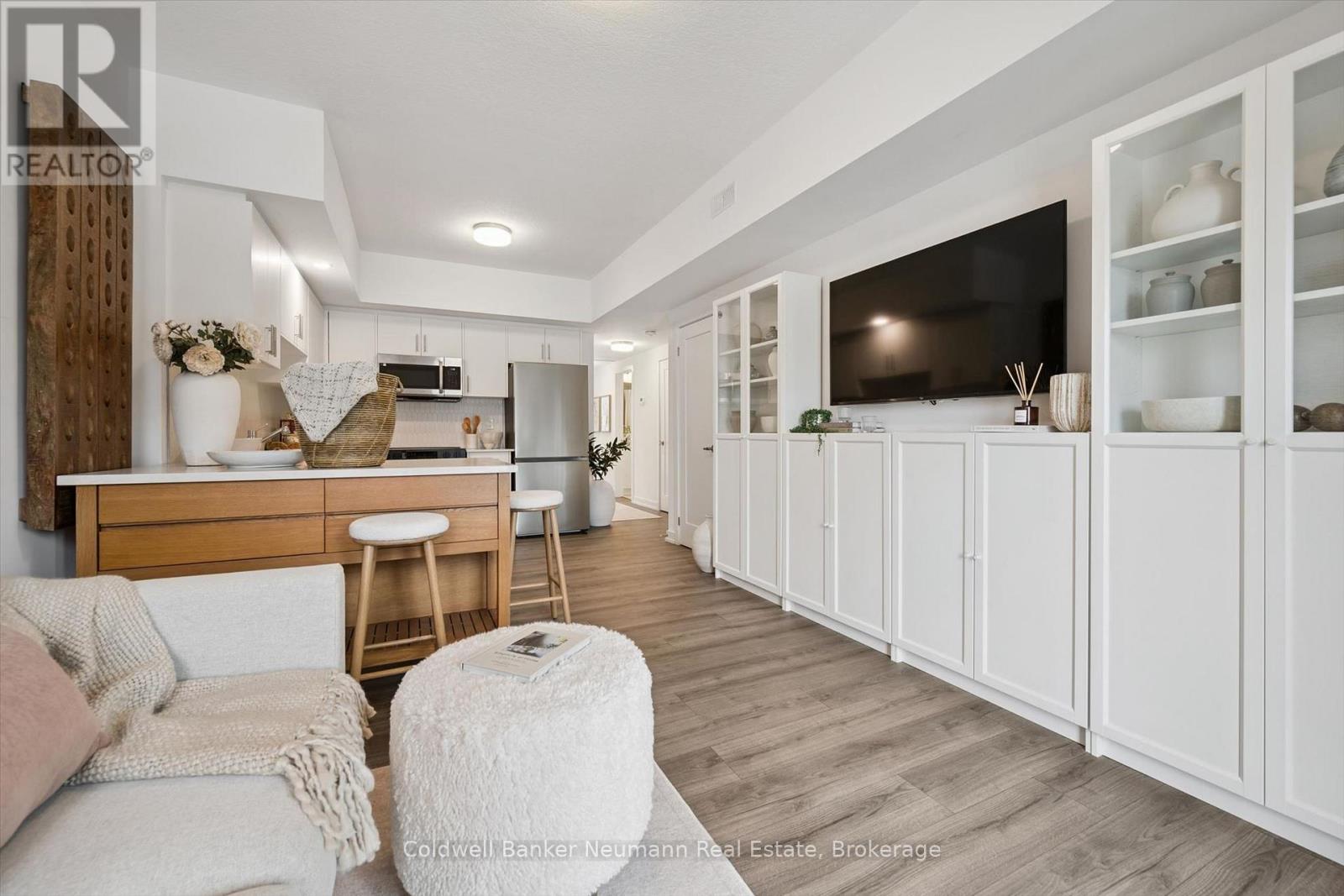 #78 940 ST. DAVID STREET N - 2