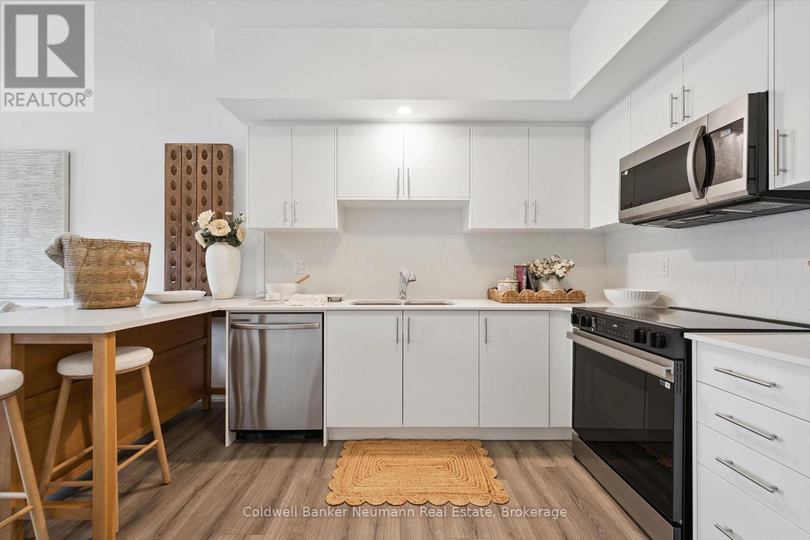 #78 940 ST. DAVID STREET N - 7