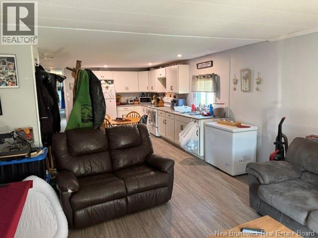 21 Third Street - Image 4