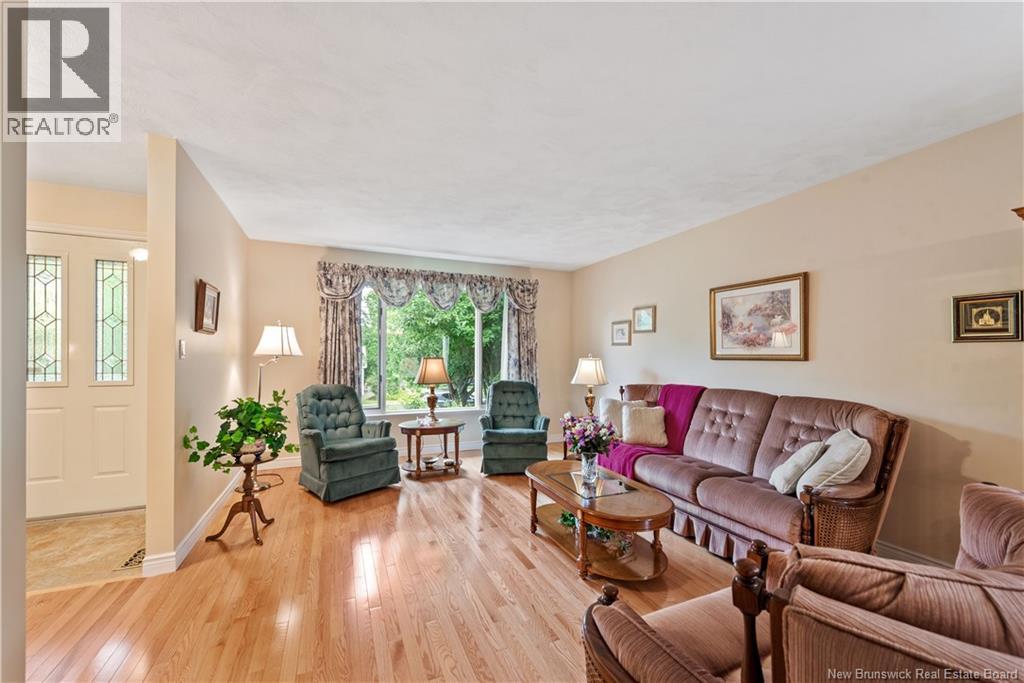 413 Blythwood Avenue, Riverview — photo 3