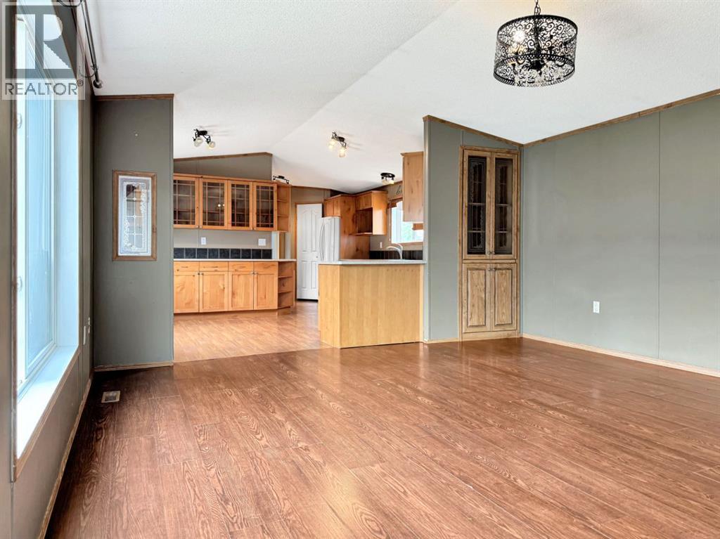 212 Mawdsley Crescent - 2