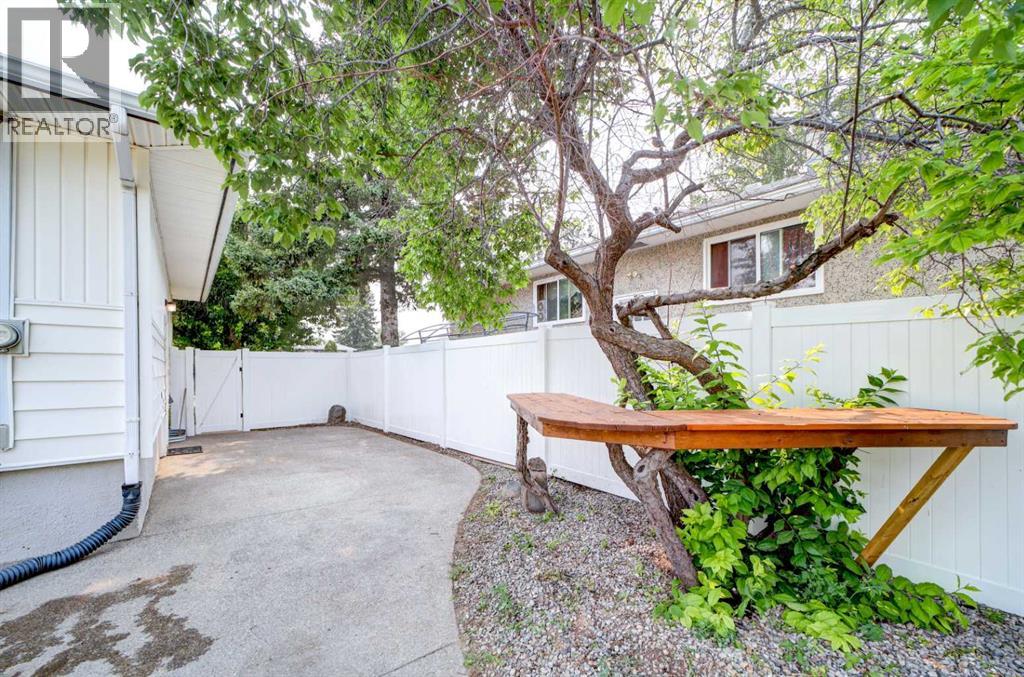 518 10 Street N - Image 45