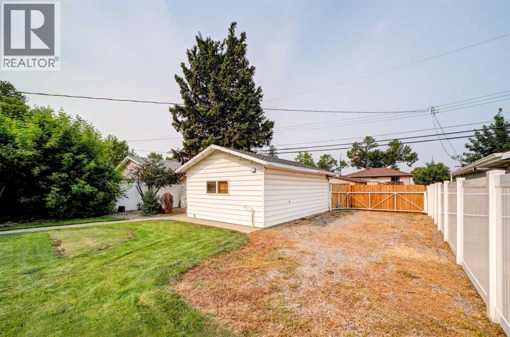 518 10 Street N - 40