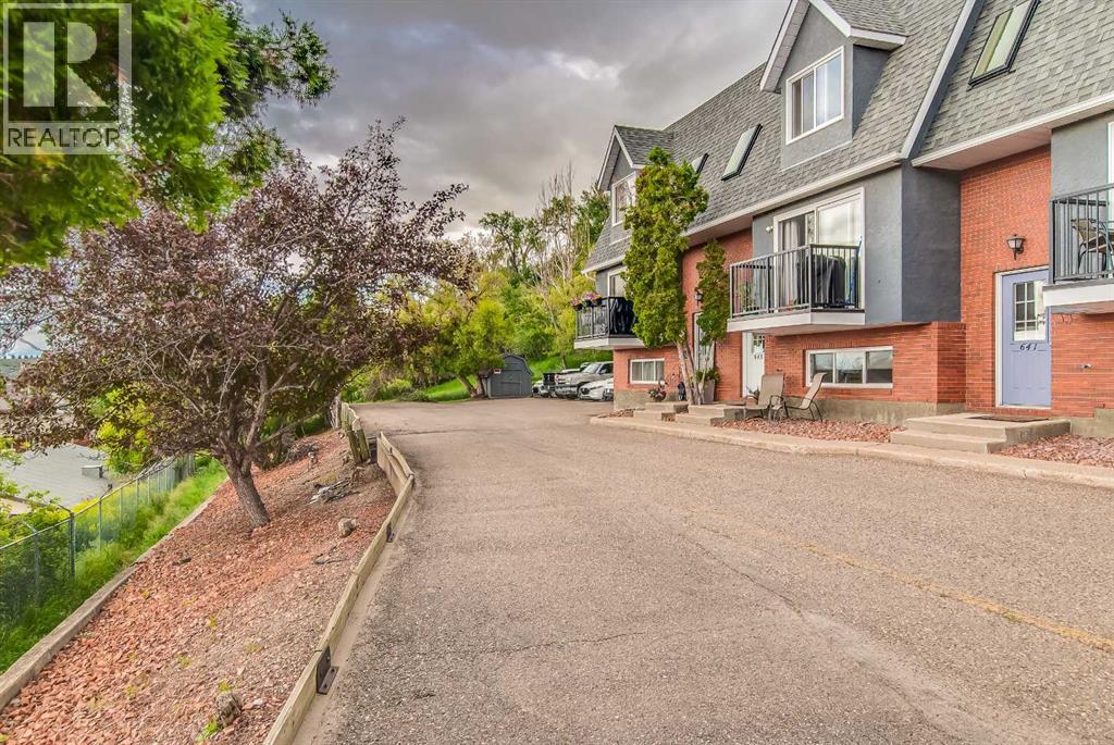 643 5 Street SE - 3