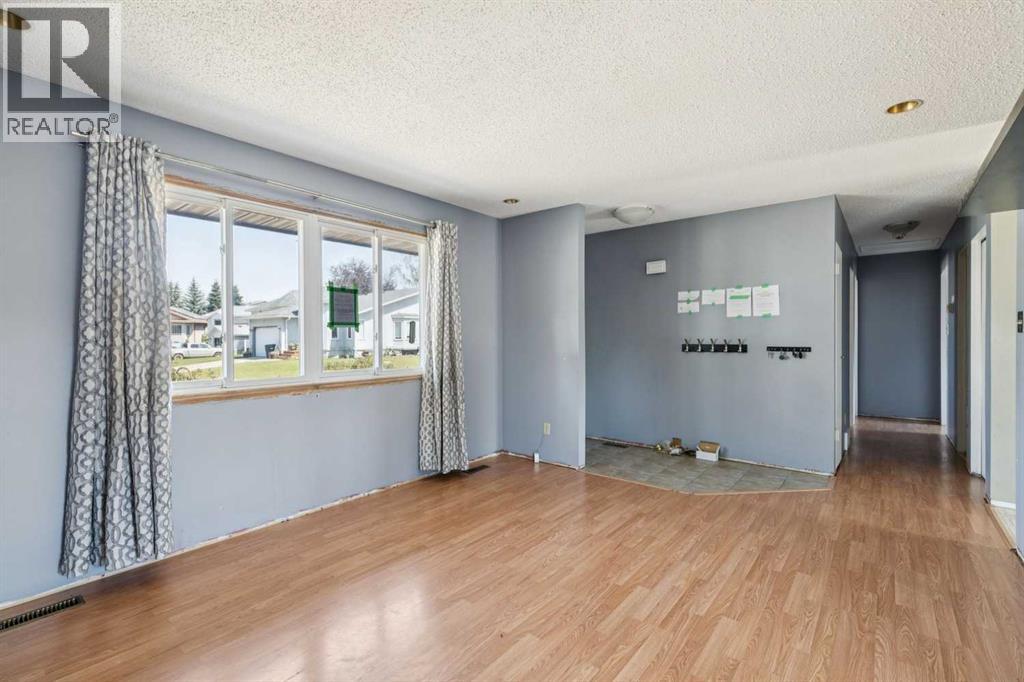 126 Thistle Way - 4