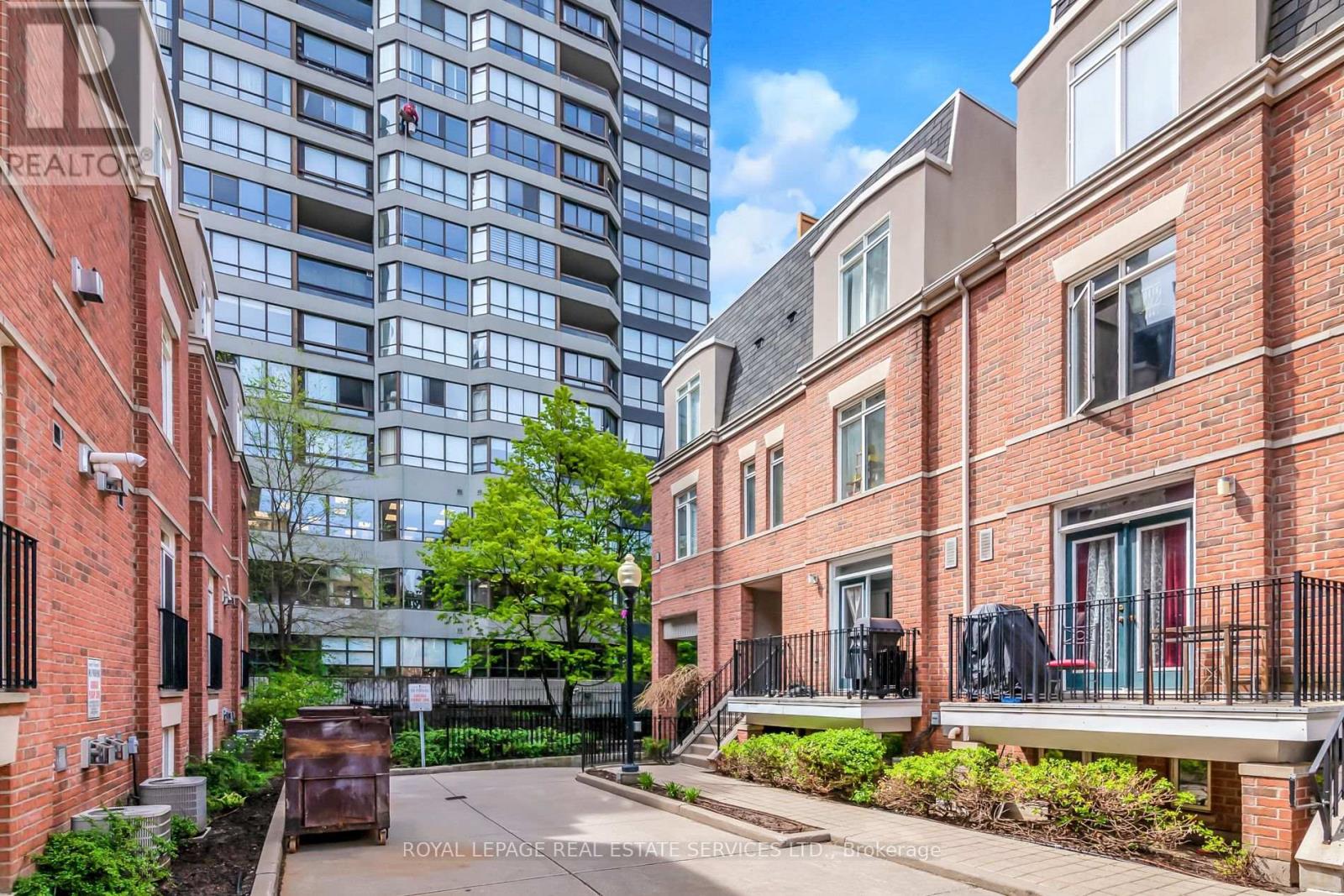 Photo of 415 Jarvis Street