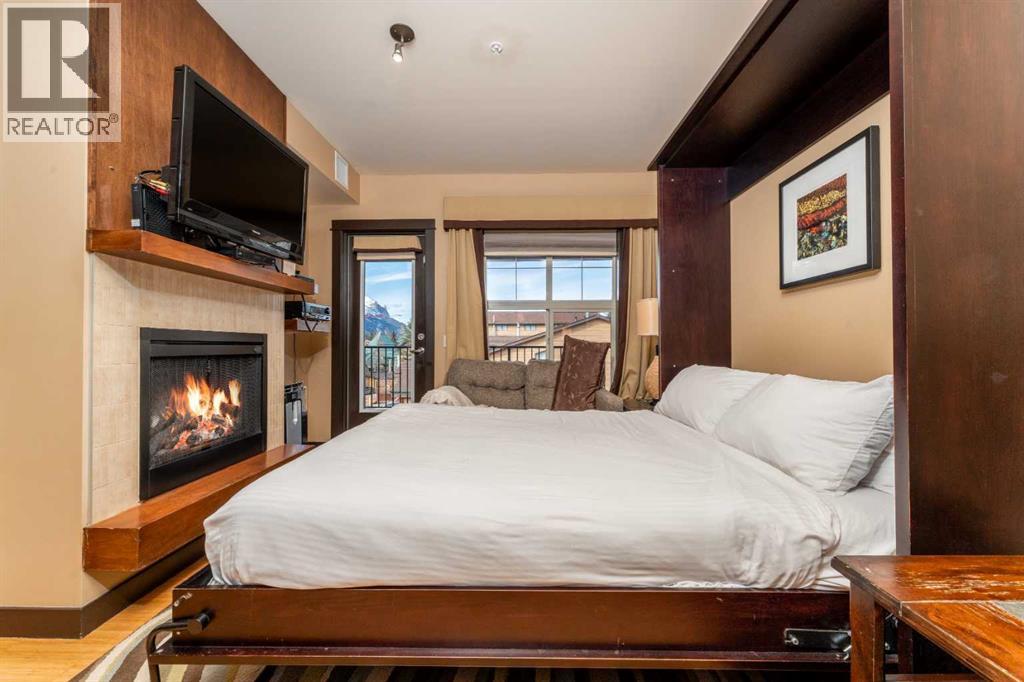 #218 A & B 1818 Mountain Avenue - 12
