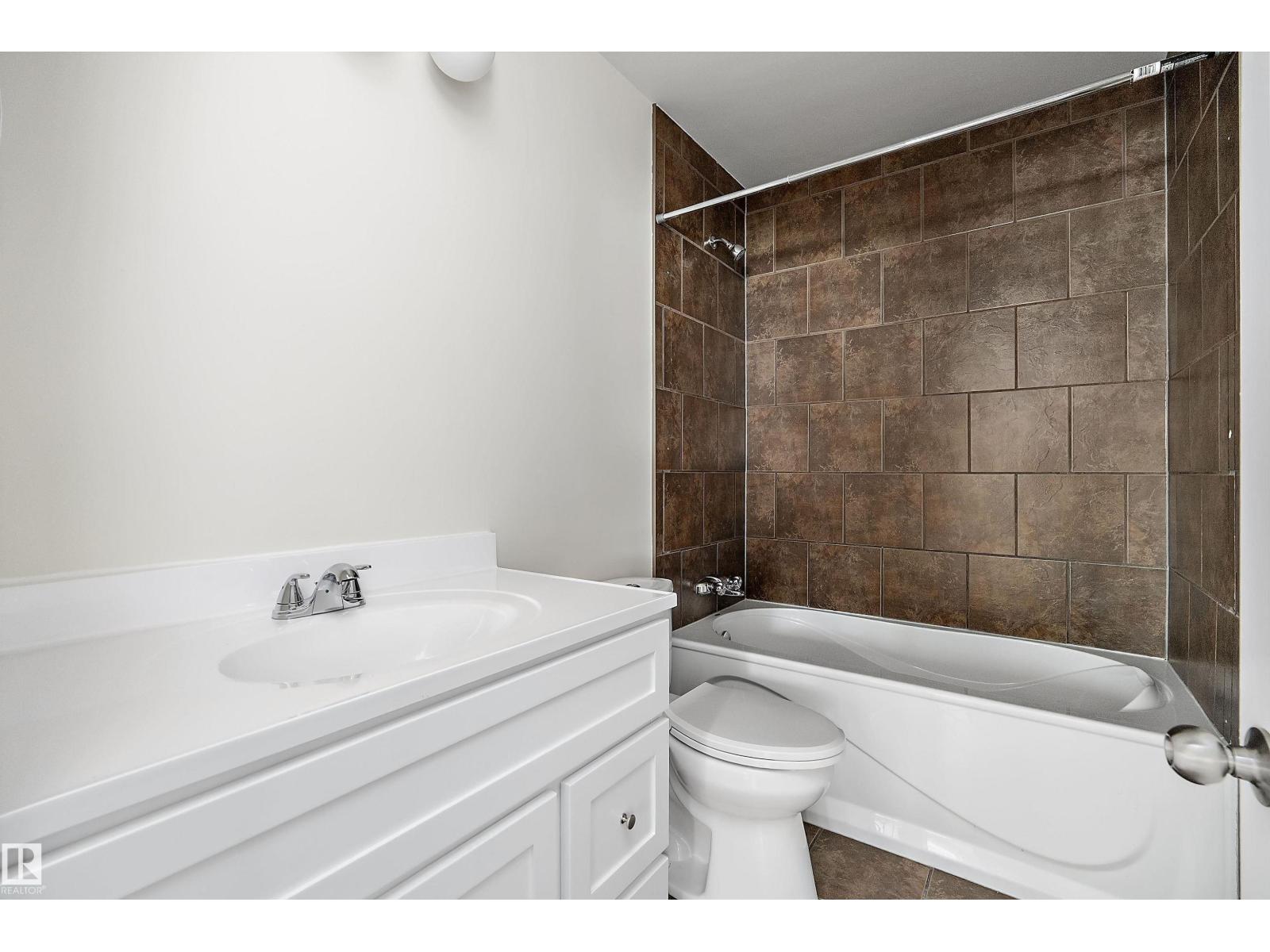 4728 48 AV - Image 19