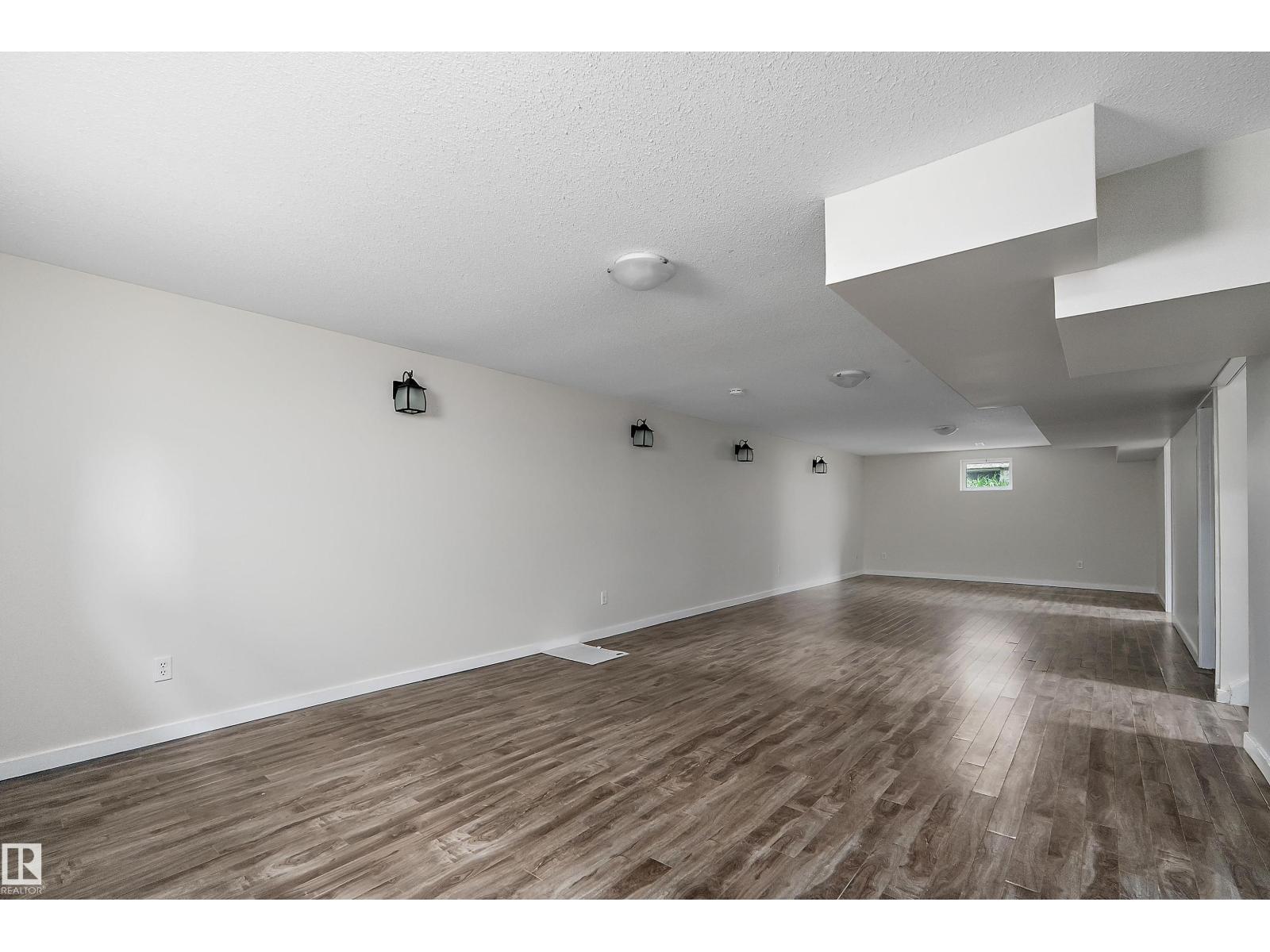 4728 48 AV - Image 27