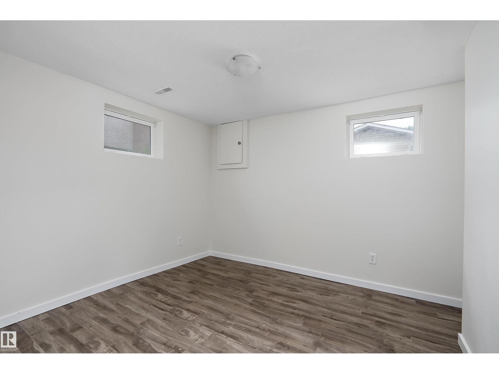 4728 48 AV - Image 31