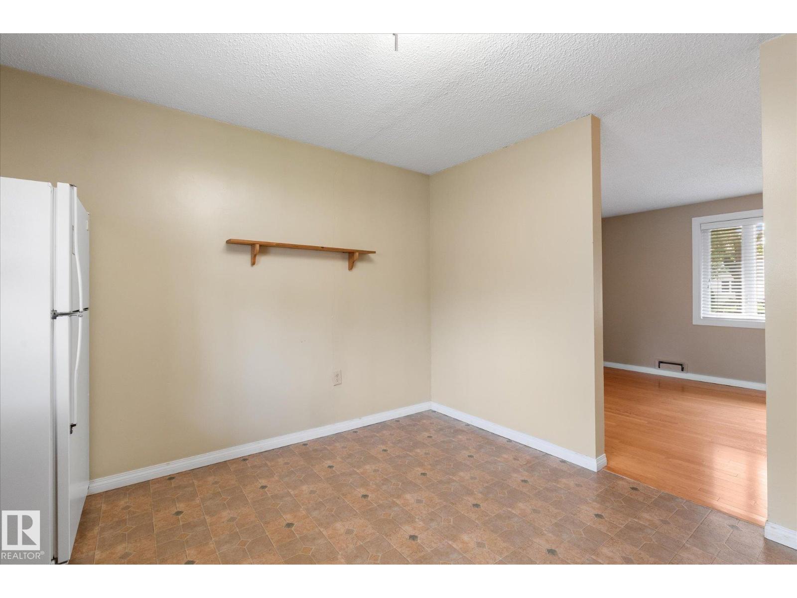9219 148 ST NW - 13