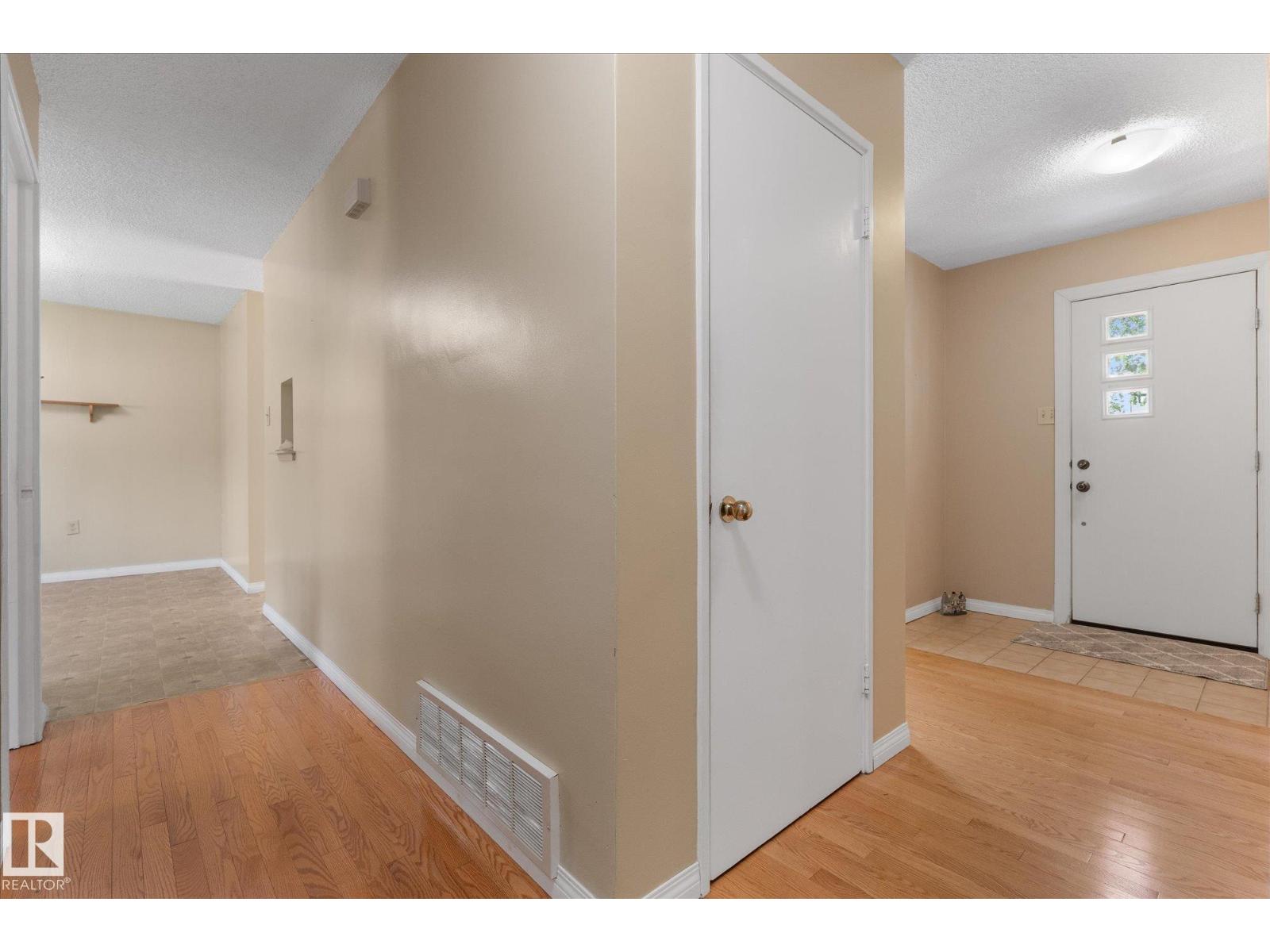 9219 148 ST NW - 14