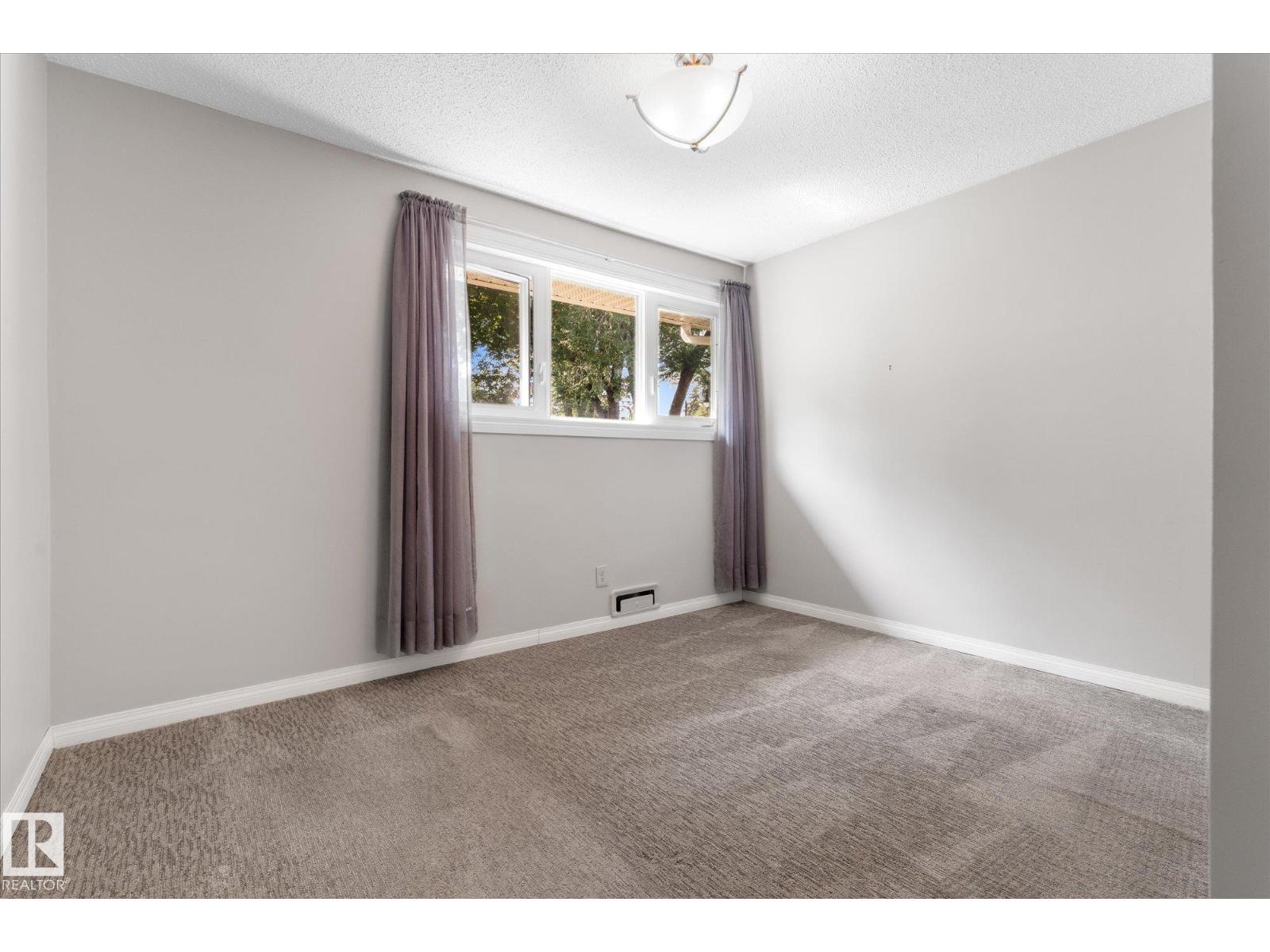 9219 148 ST NW - 16