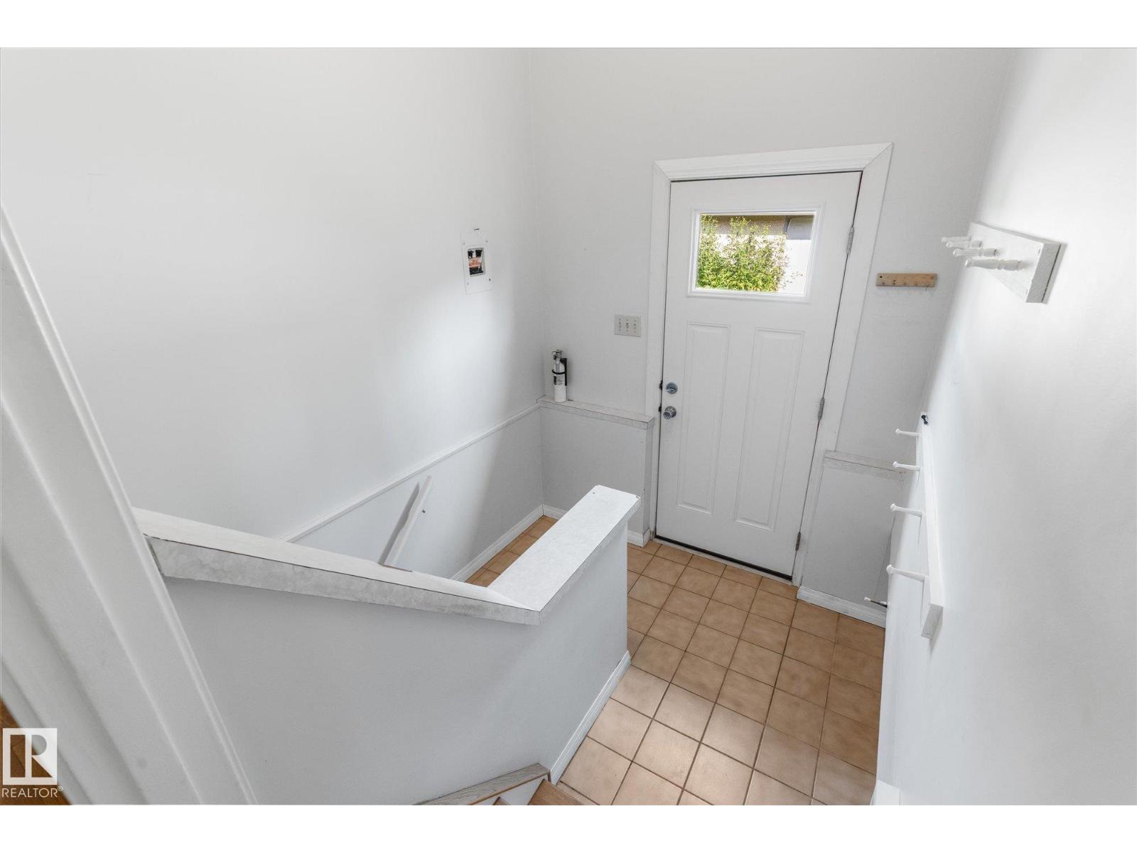 9219 148 ST NW - 22