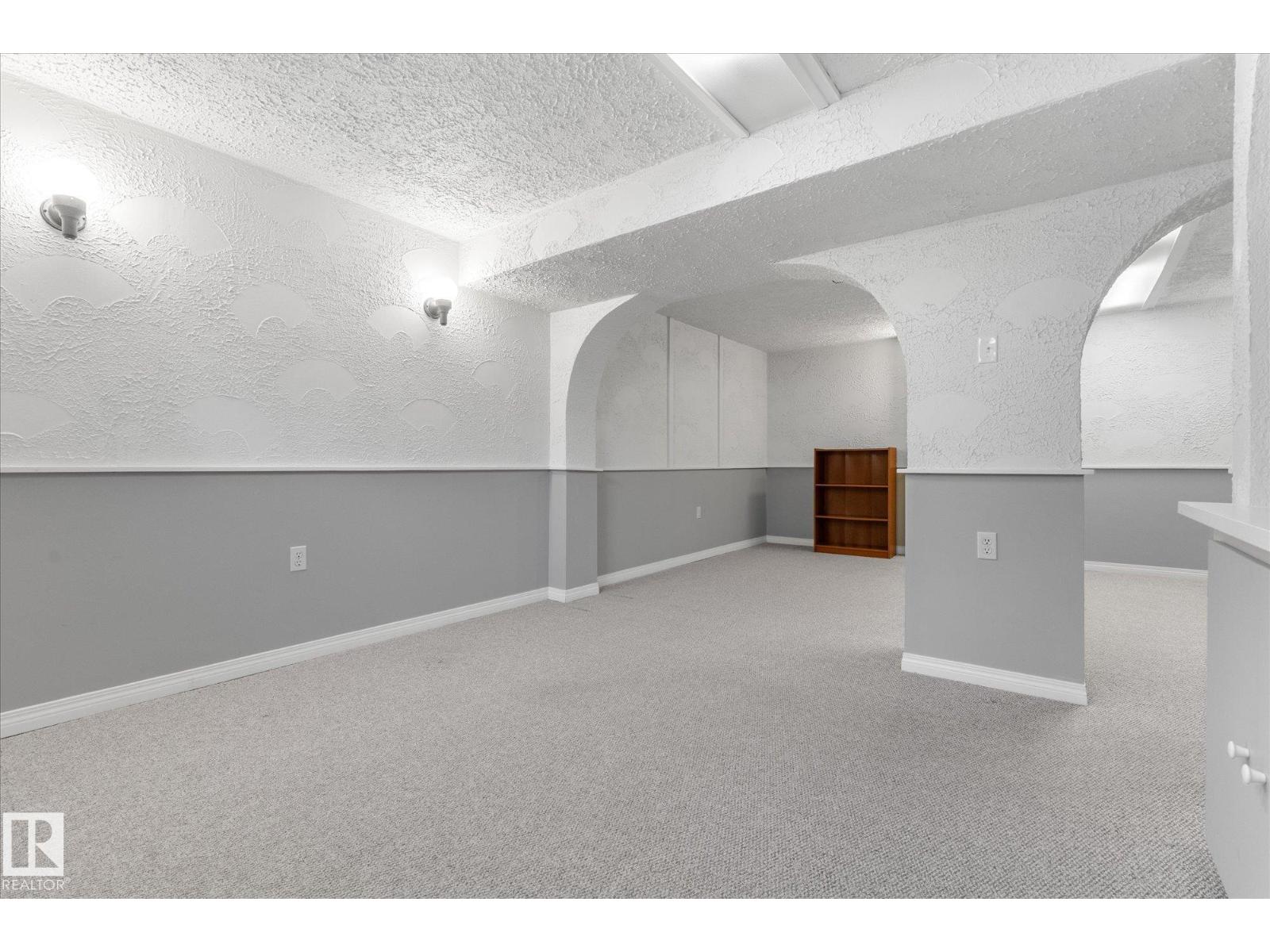 9219 148 ST NW - 29