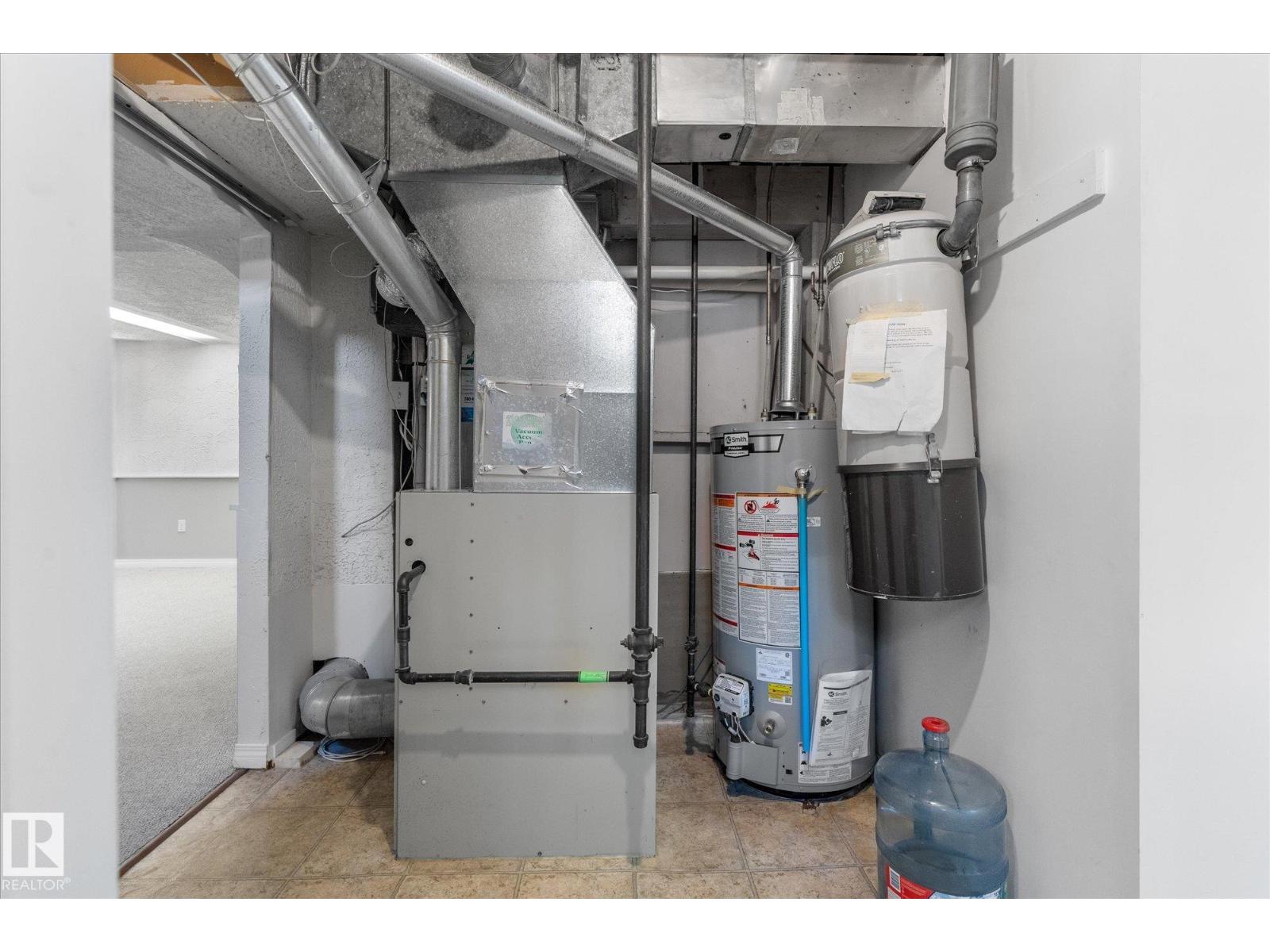 9219 148 ST NW - 34