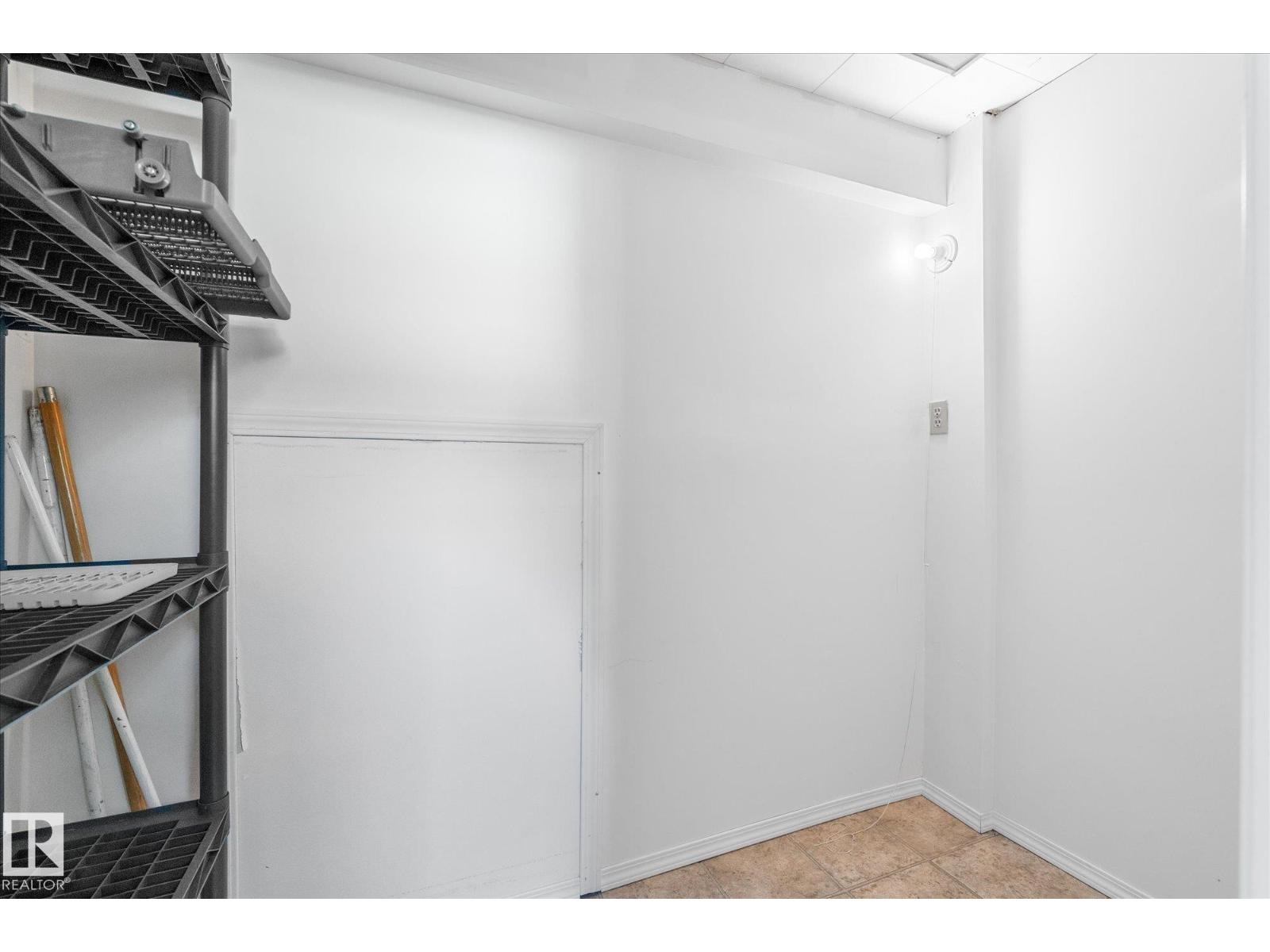 9219 148 ST NW - 35