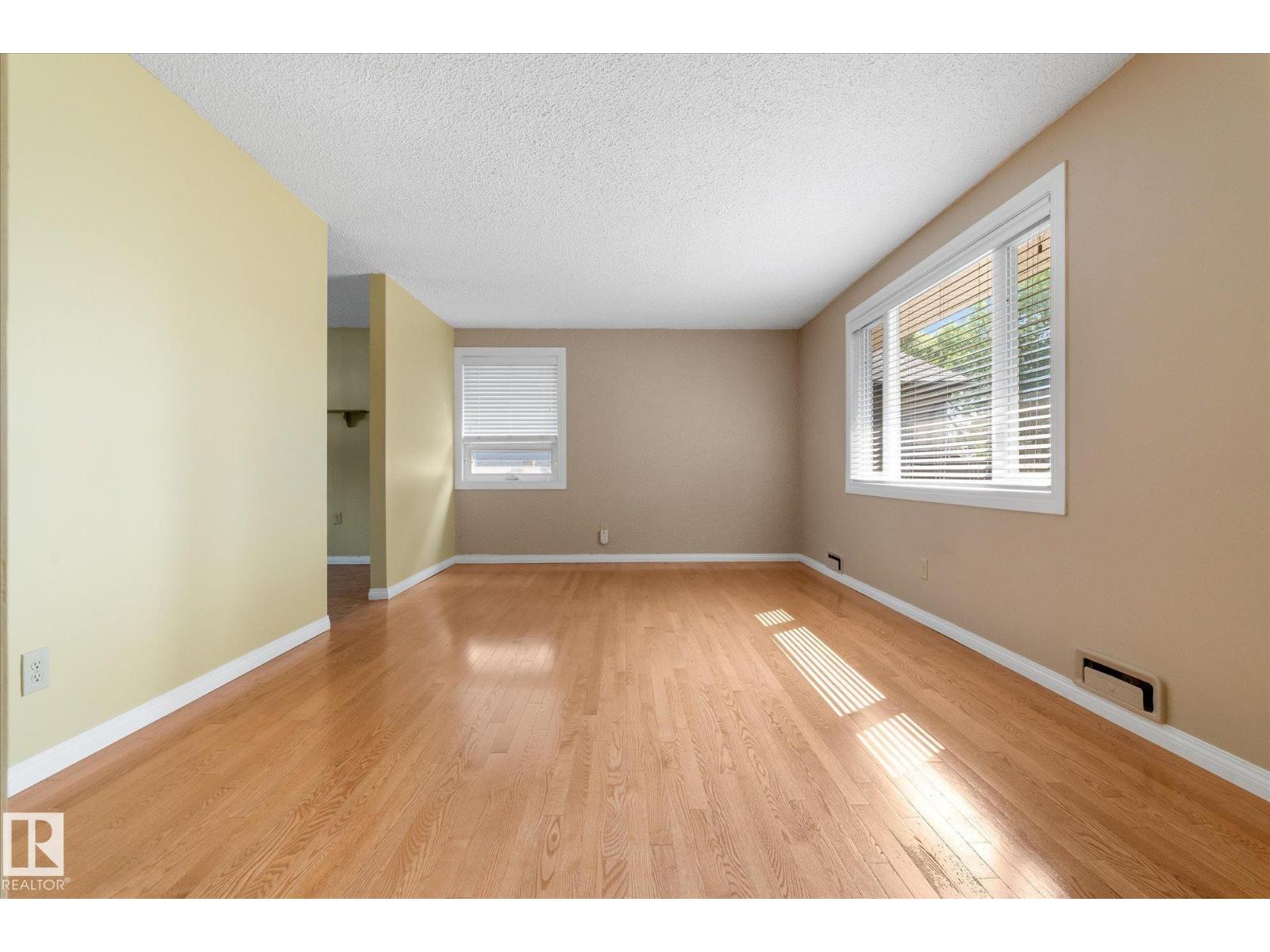 9219 148 ST NW - 6