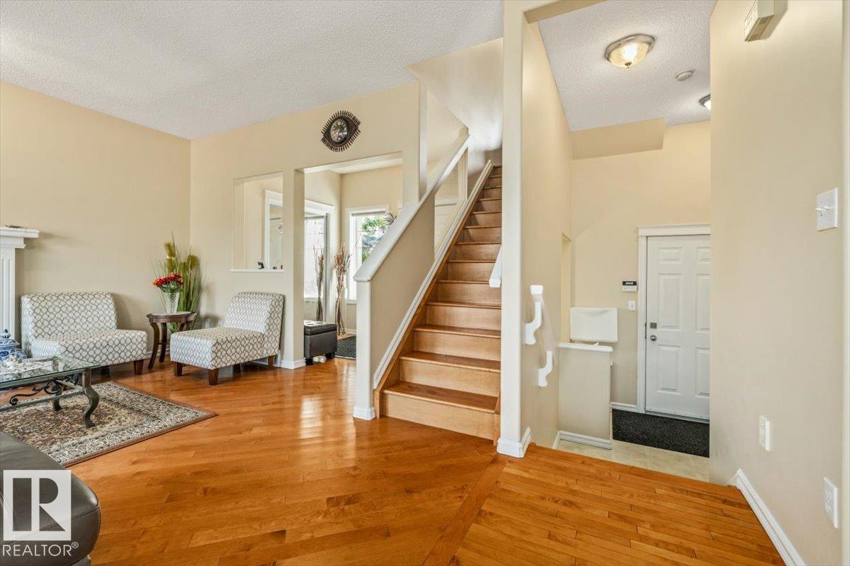 306 HILLIARD CL NW - 18