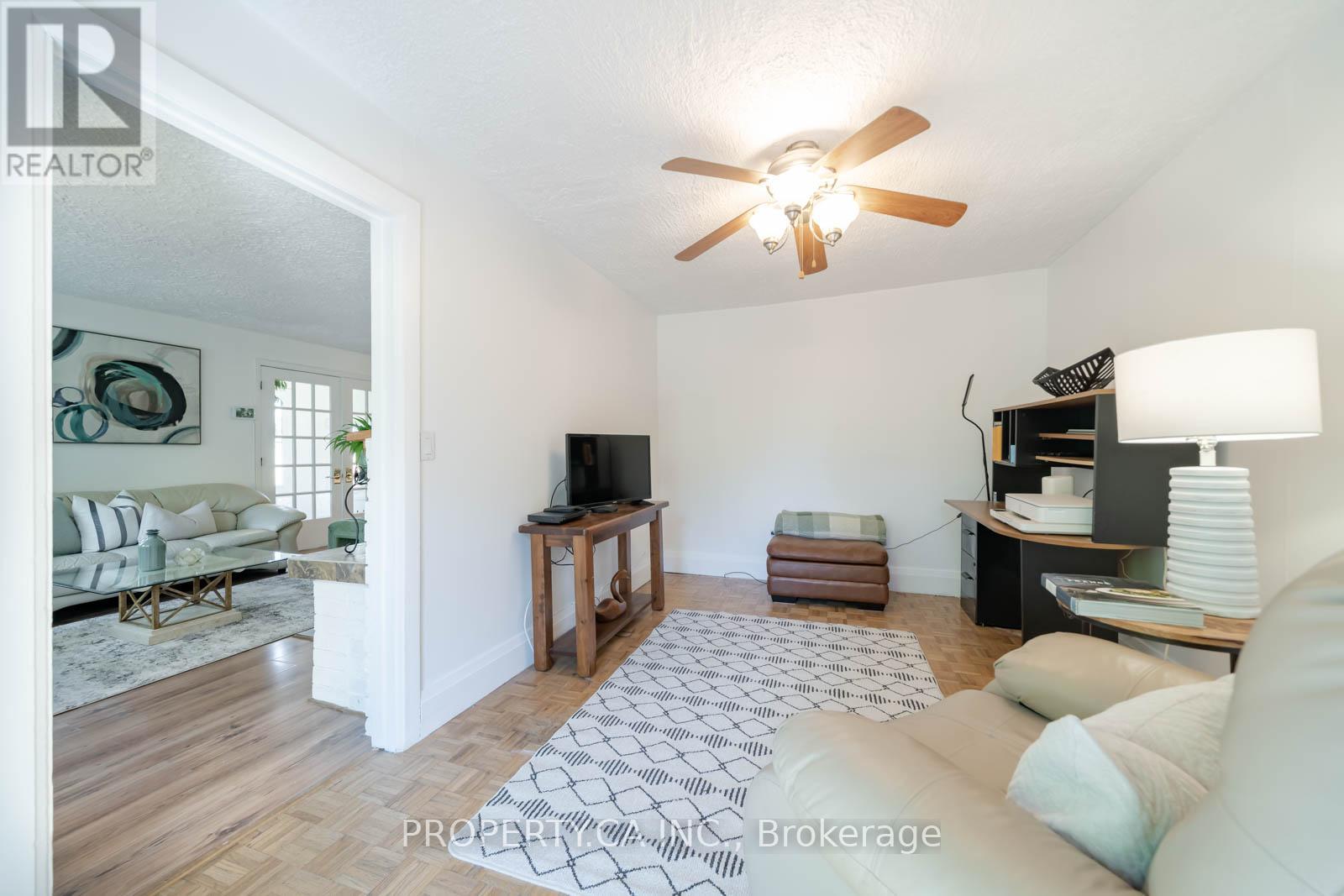 131 COOK'S BAY DRIVE - 19